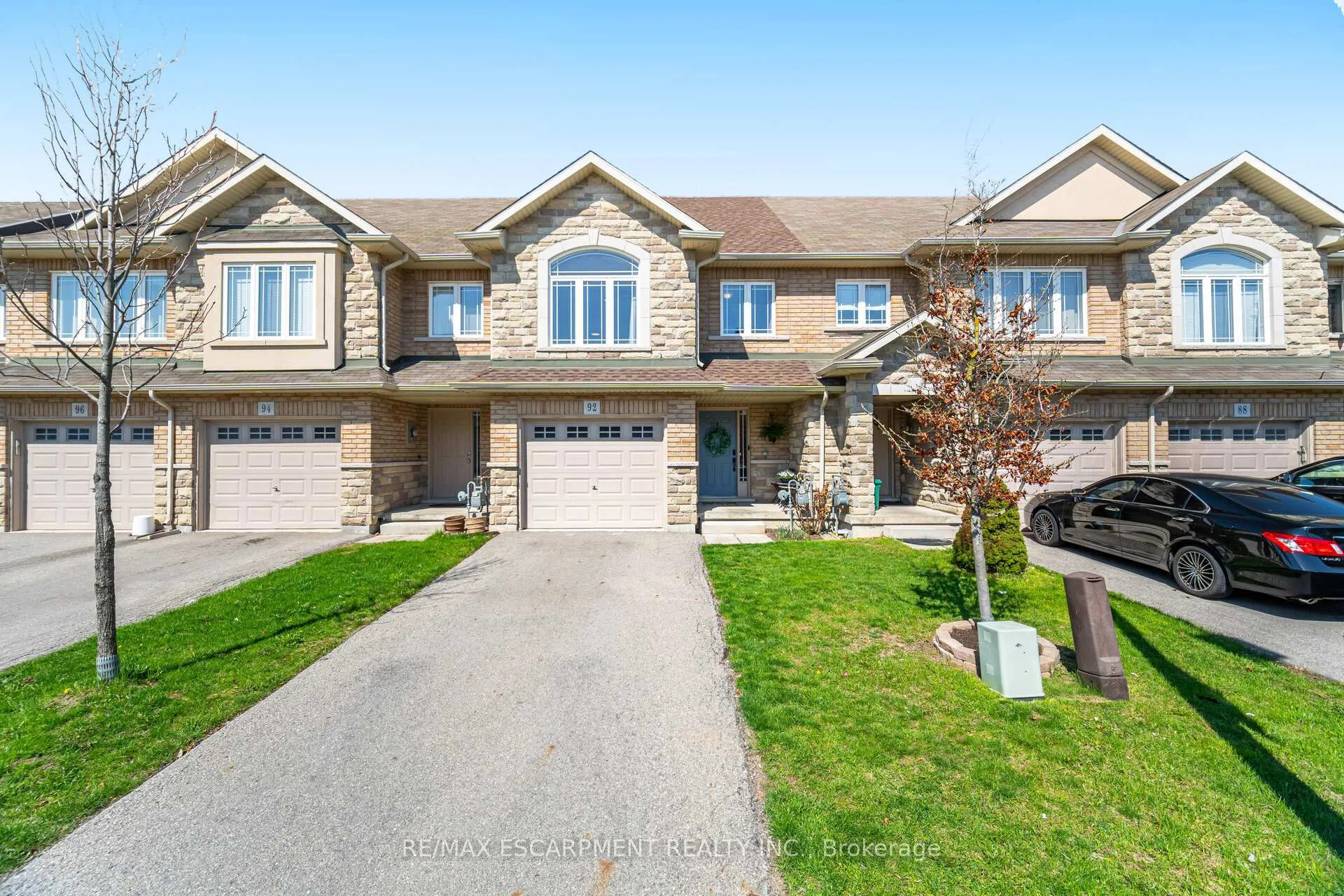 Photo 1 of 92 Celestial Crescent, Hamilton, Rural Glanbrook — HOMEH