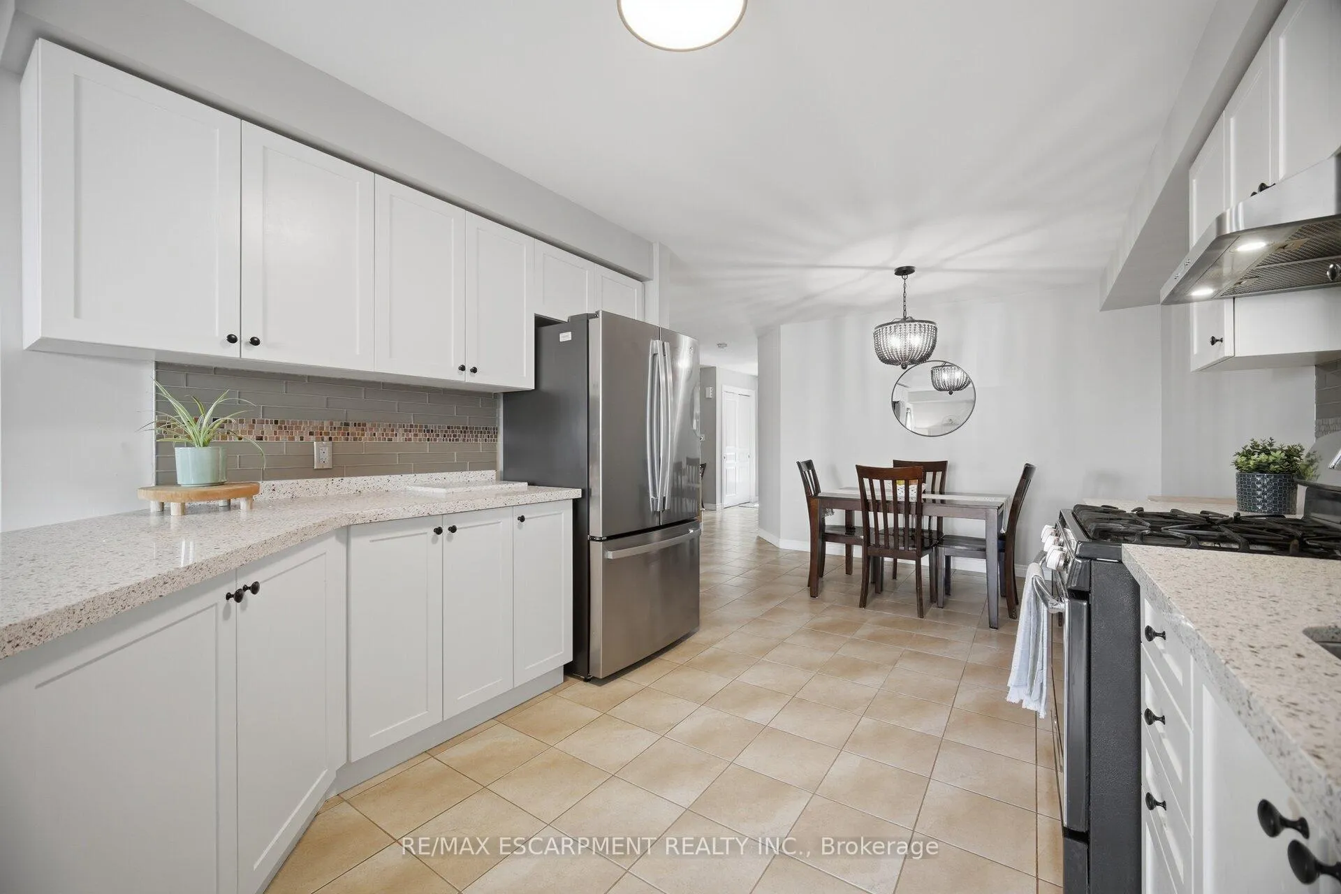 Photo 18 of 92 Celestial Crescent, Hamilton, Rural Glanbrook — HOMEH