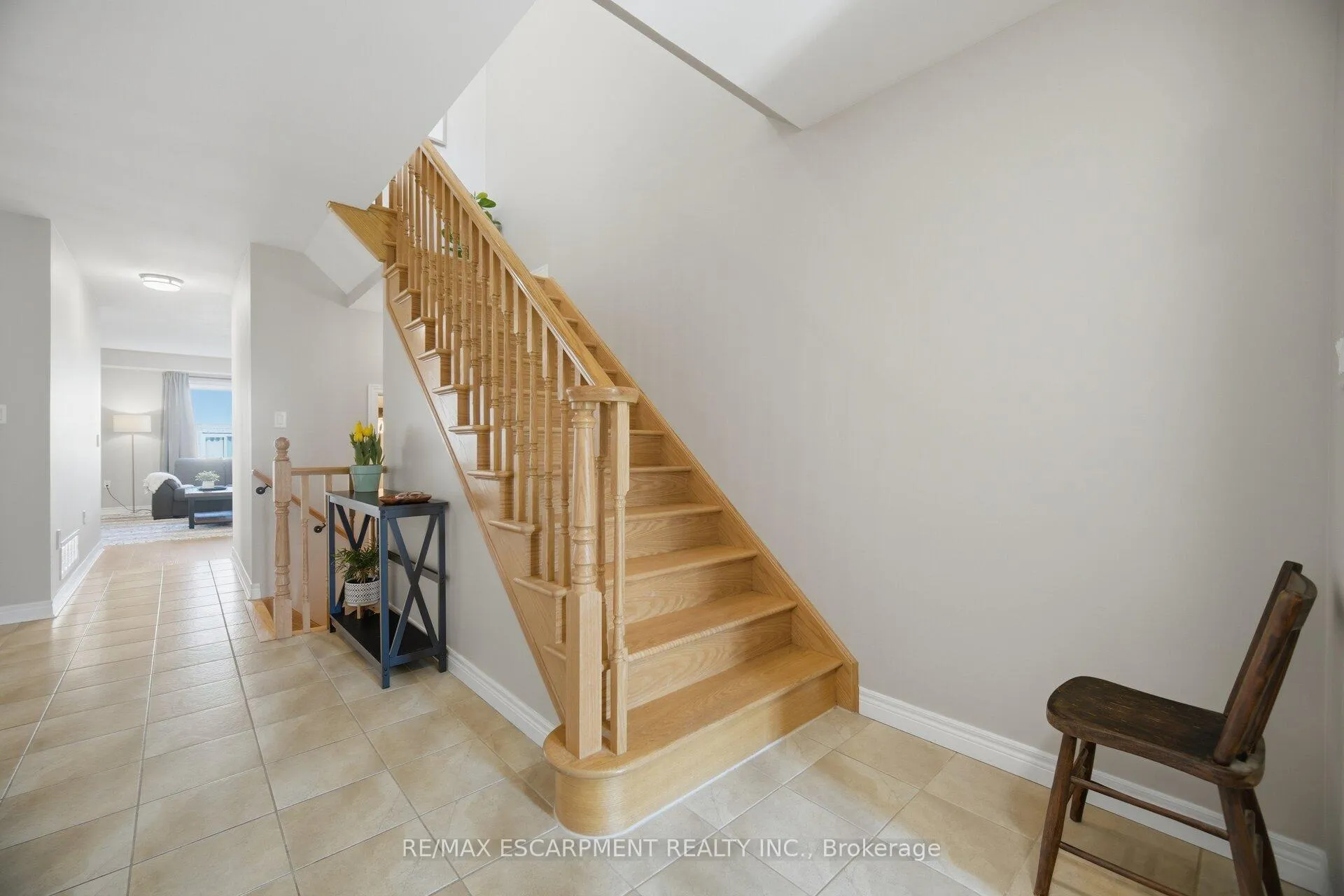 Photo 22 of 92 Celestial Crescent, Hamilton, Rural Glanbrook — HOMEH