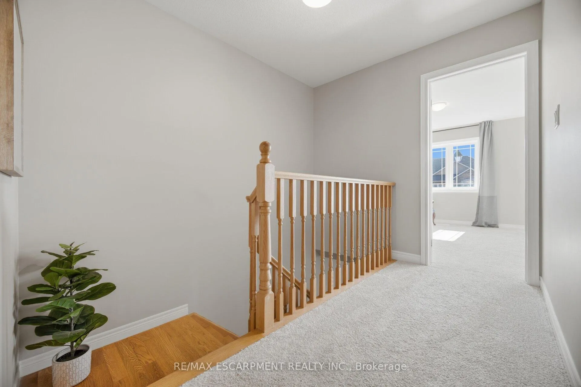Photo 23 of 92 Celestial Crescent, Hamilton, Rural Glanbrook — HOMEH