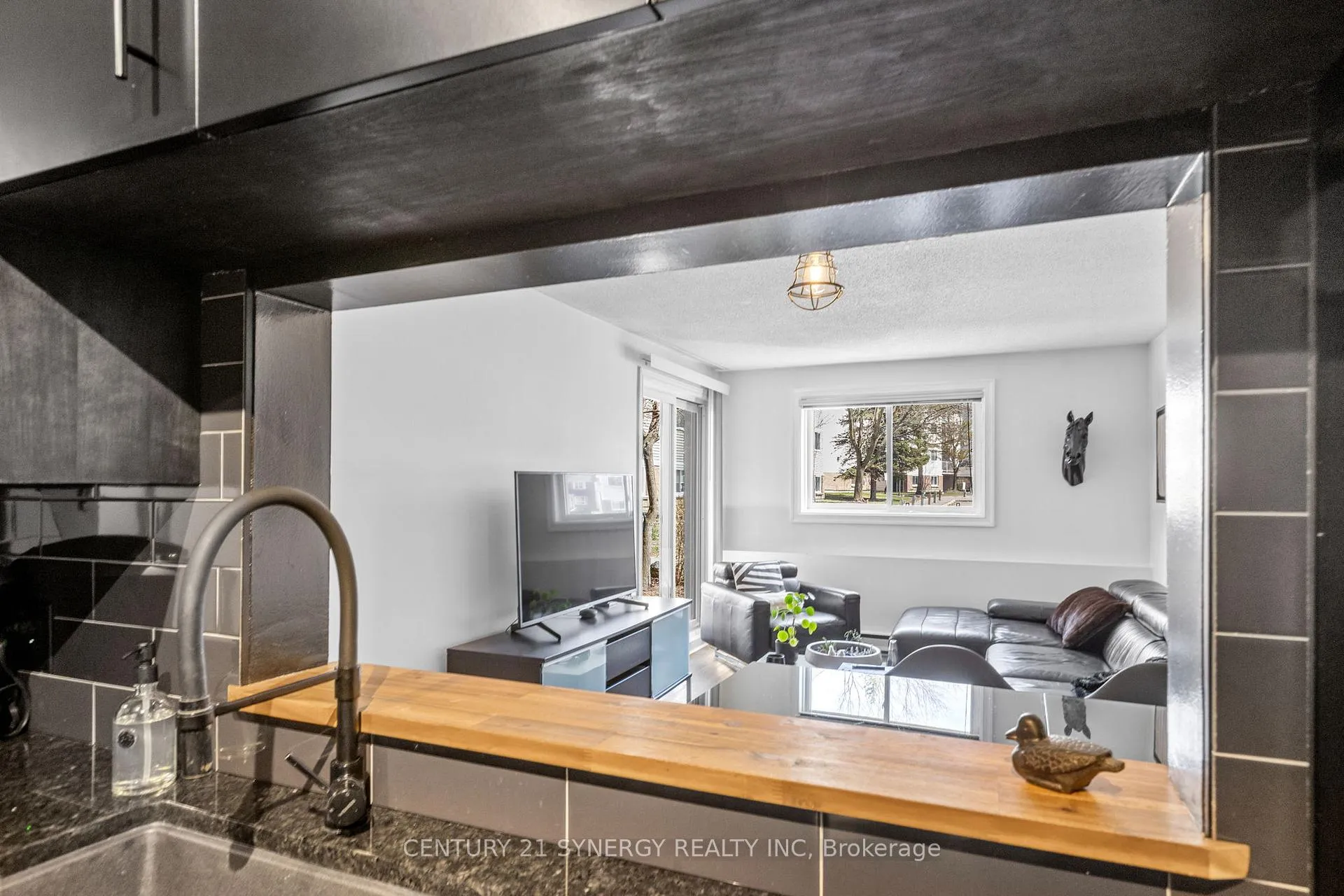 Photo 13 of Unit 118, 270 Brittany Road, Ottawa, Cardinal Glen — HOMEH