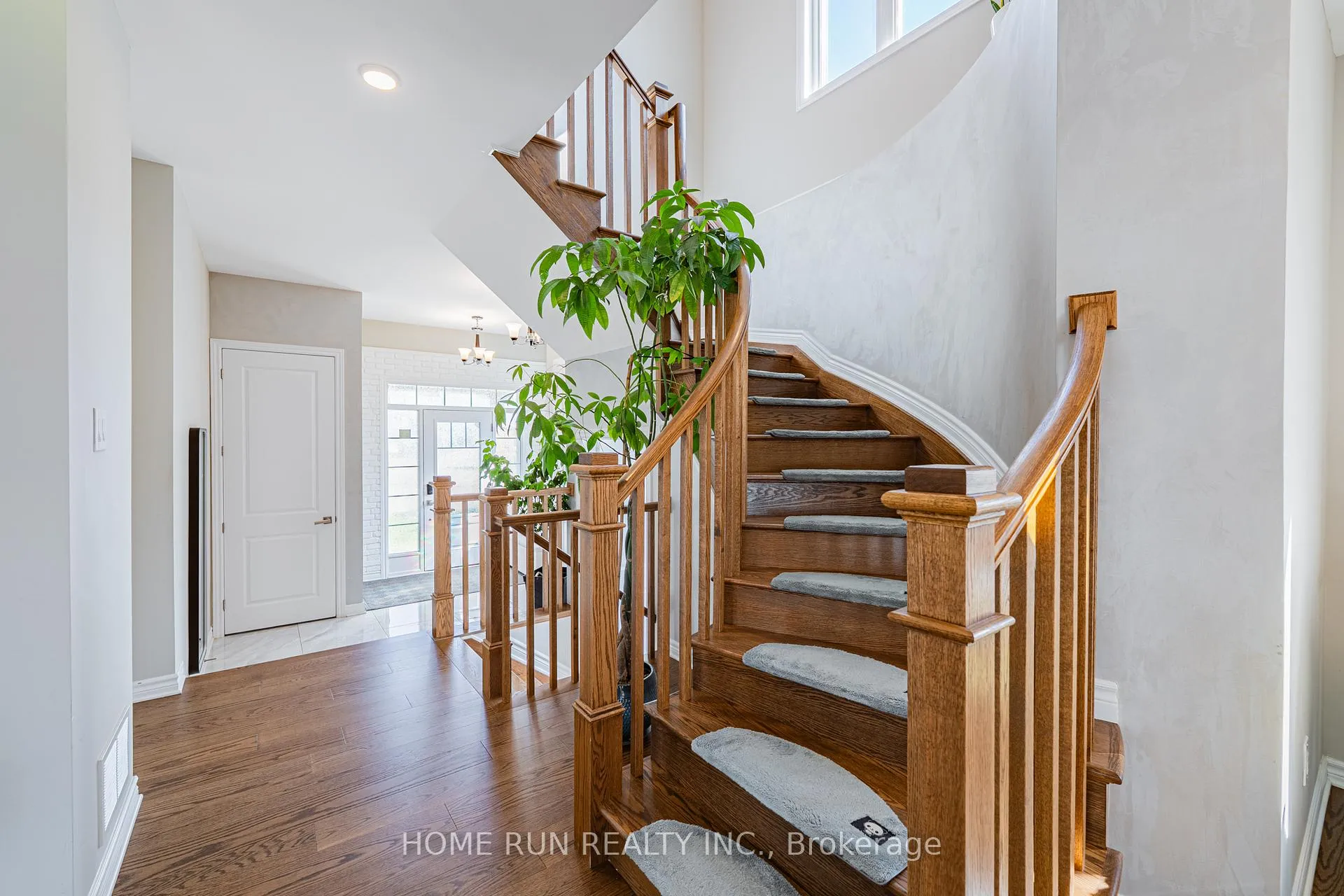 Photo 4 of 110 Discovery Crescent, Ottawa, Stittsville (North) — HOMEH