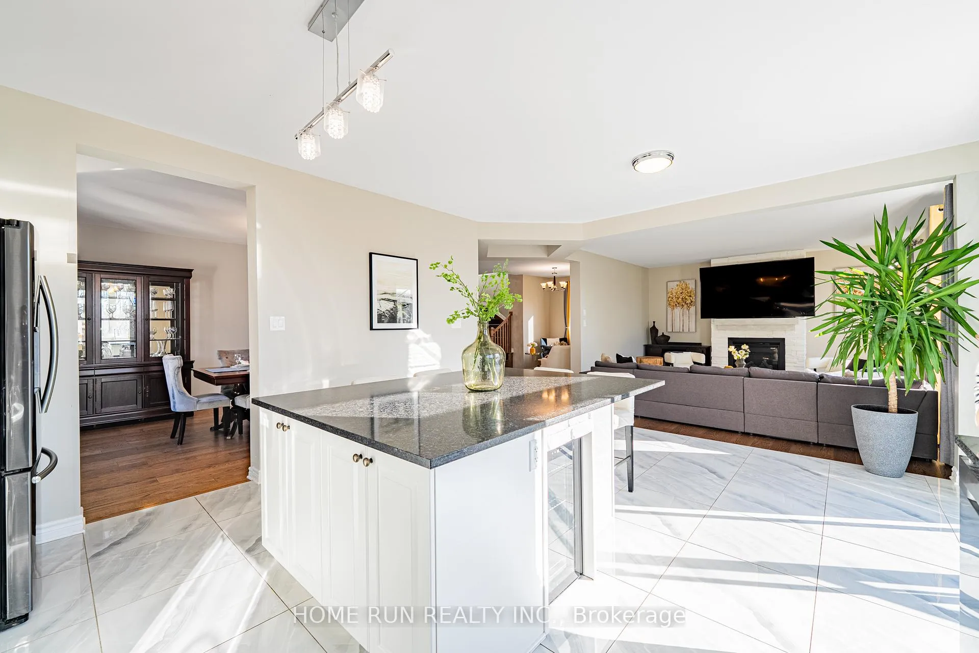 Photo 15 of 110 Discovery Crescent, Ottawa, Stittsville (North) — HOMEH