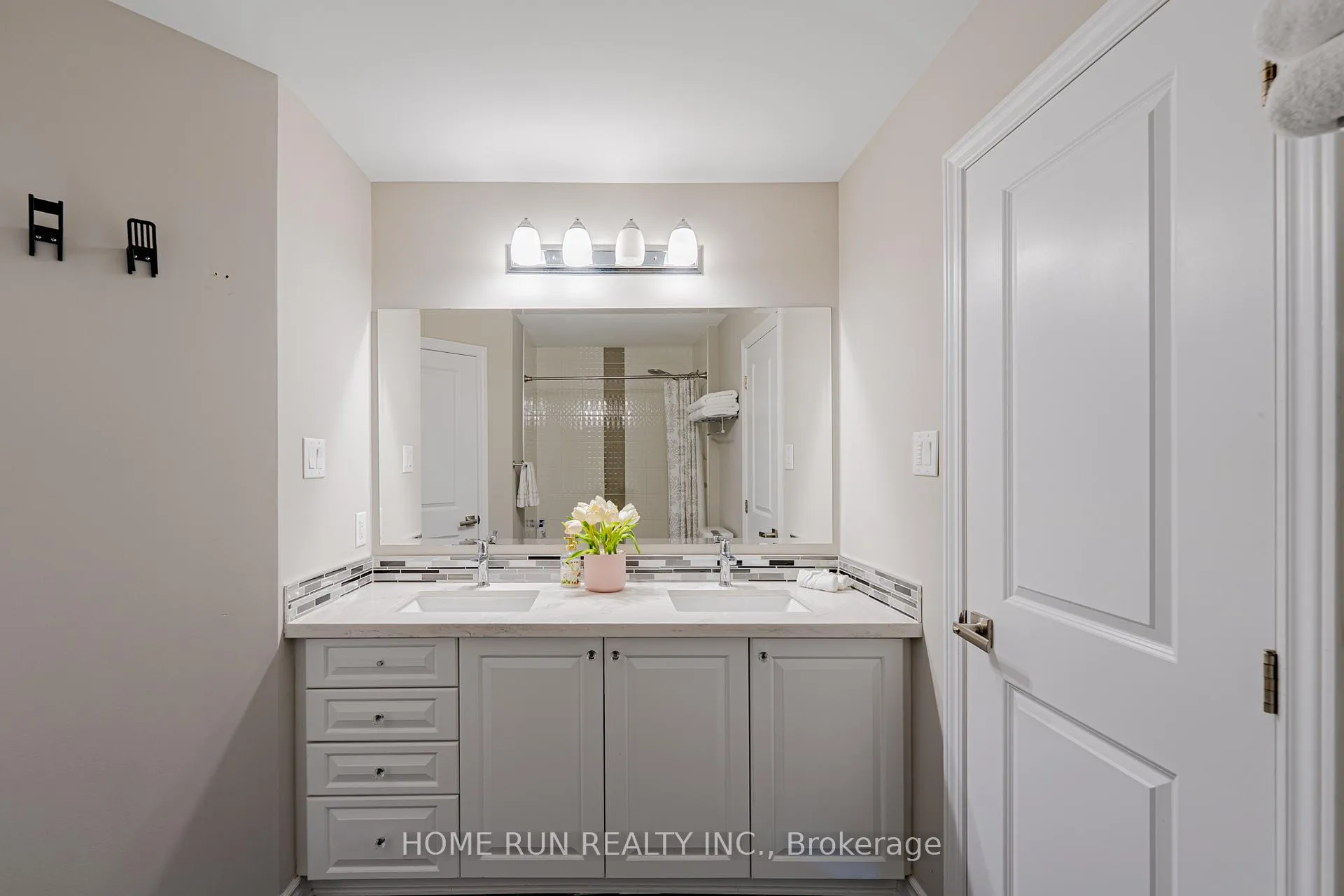 Photo 32 of 110 Discovery Crescent, Ottawa, Stittsville (North) — HOMEH