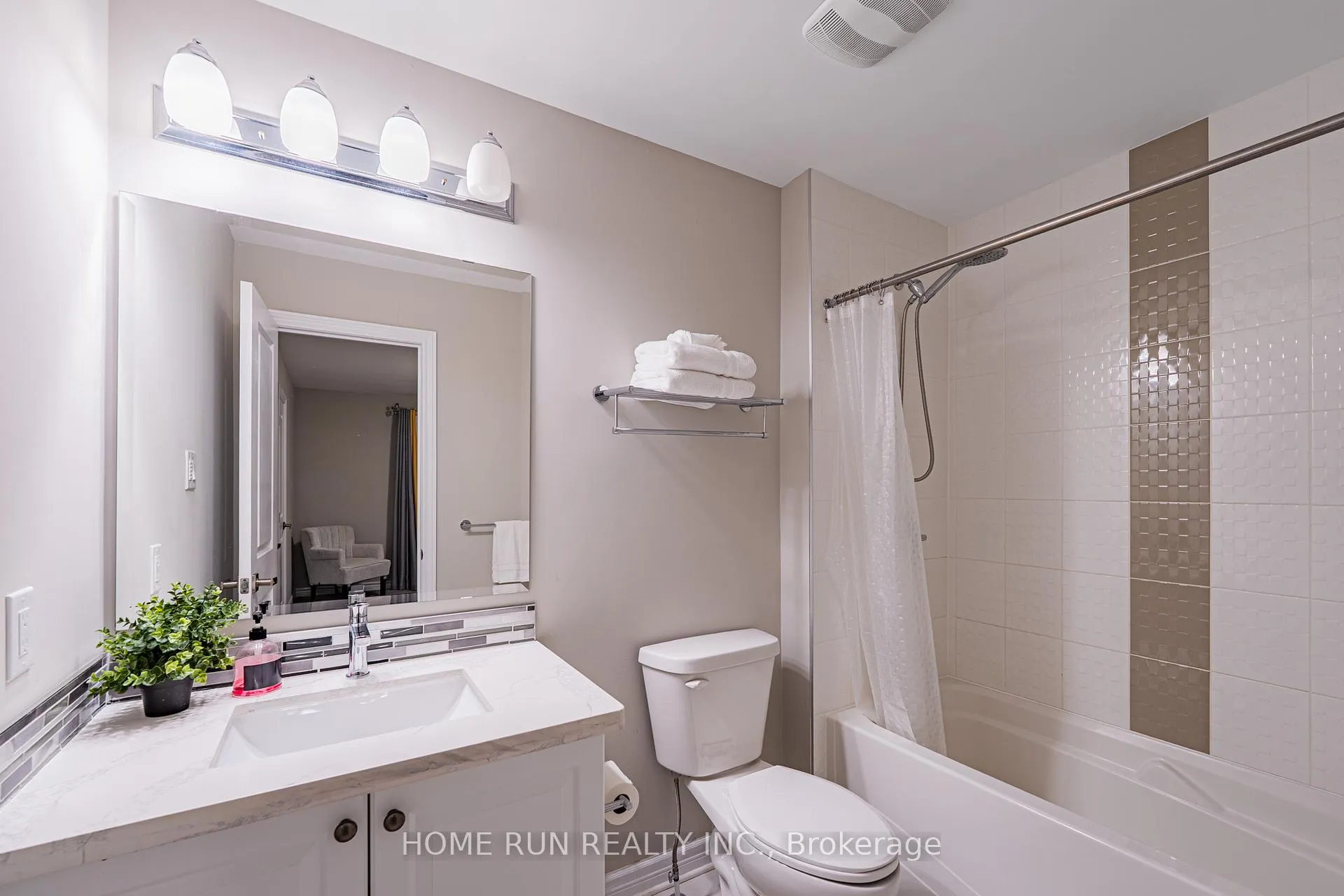Photo 39 of 110 Discovery Crescent, Ottawa, Stittsville (North) — HOMEH