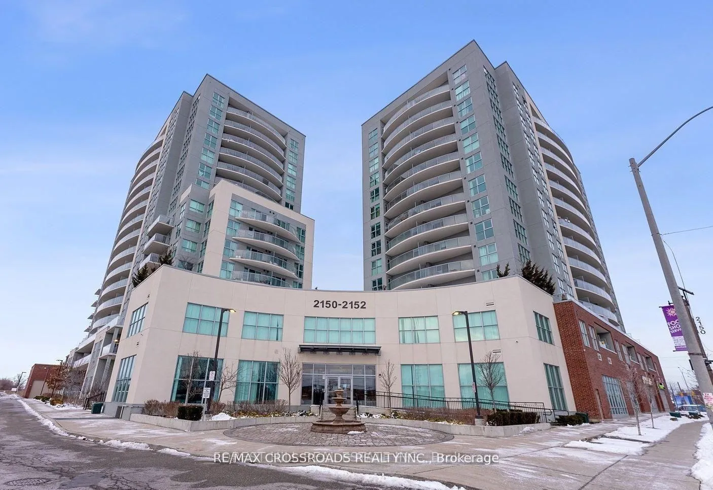 Front of Unit 805, 2152 Lawrence Avenue E