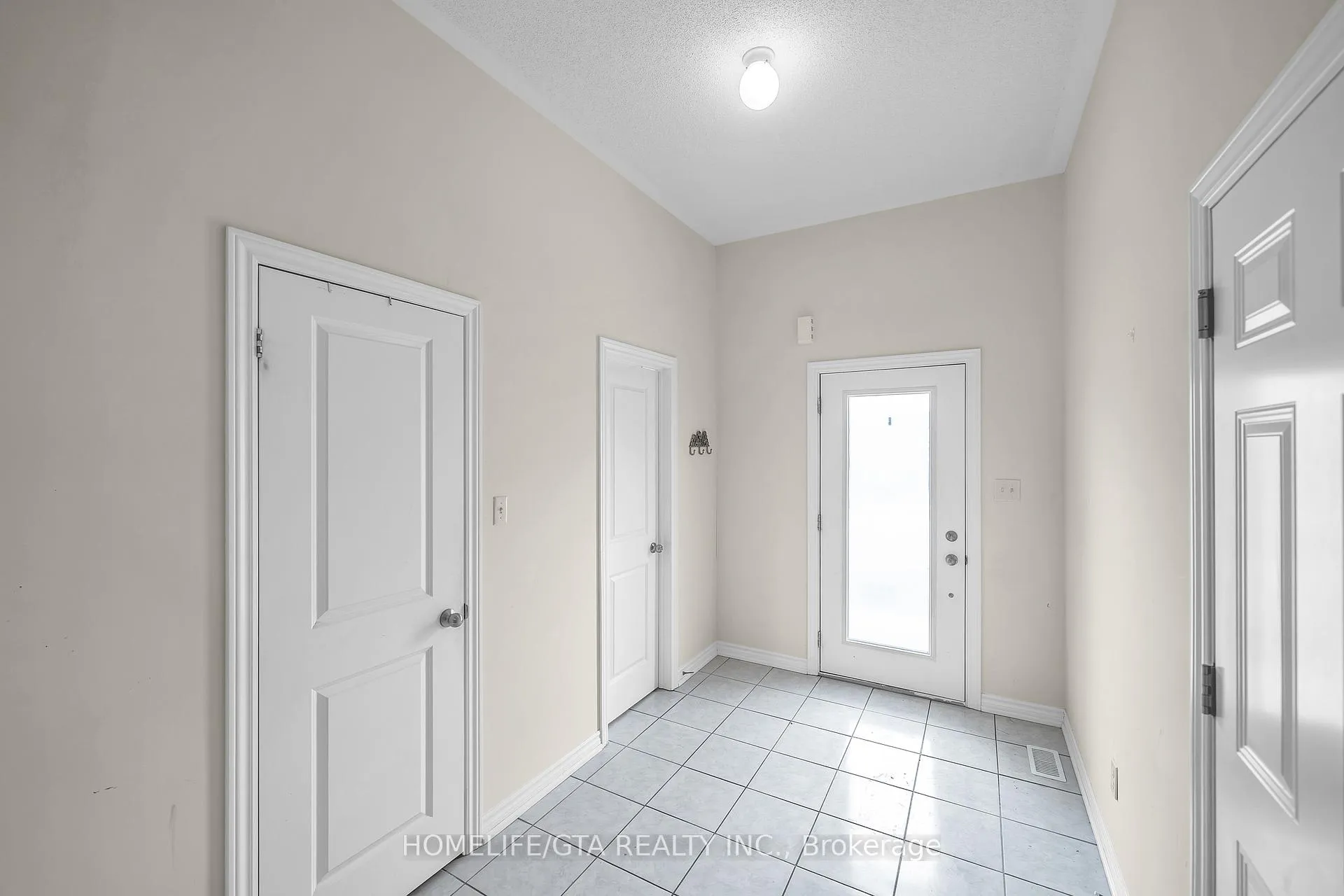 Photo 3 of 1112 Cameo Street, Pickering, Rural Pickering — HOMEH