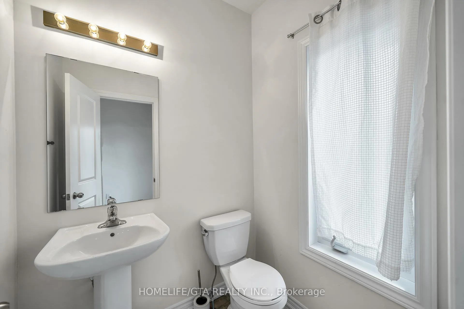 Photo 4 of 1112 Cameo Street, Pickering, Rural Pickering — HOMEH