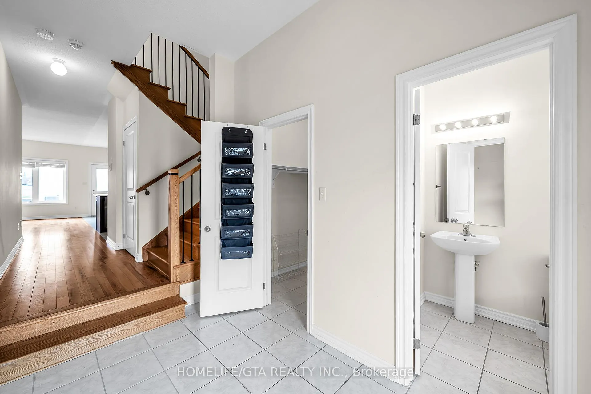 Photo 5 of 1112 Cameo Street, Pickering, Rural Pickering — HOMEH
