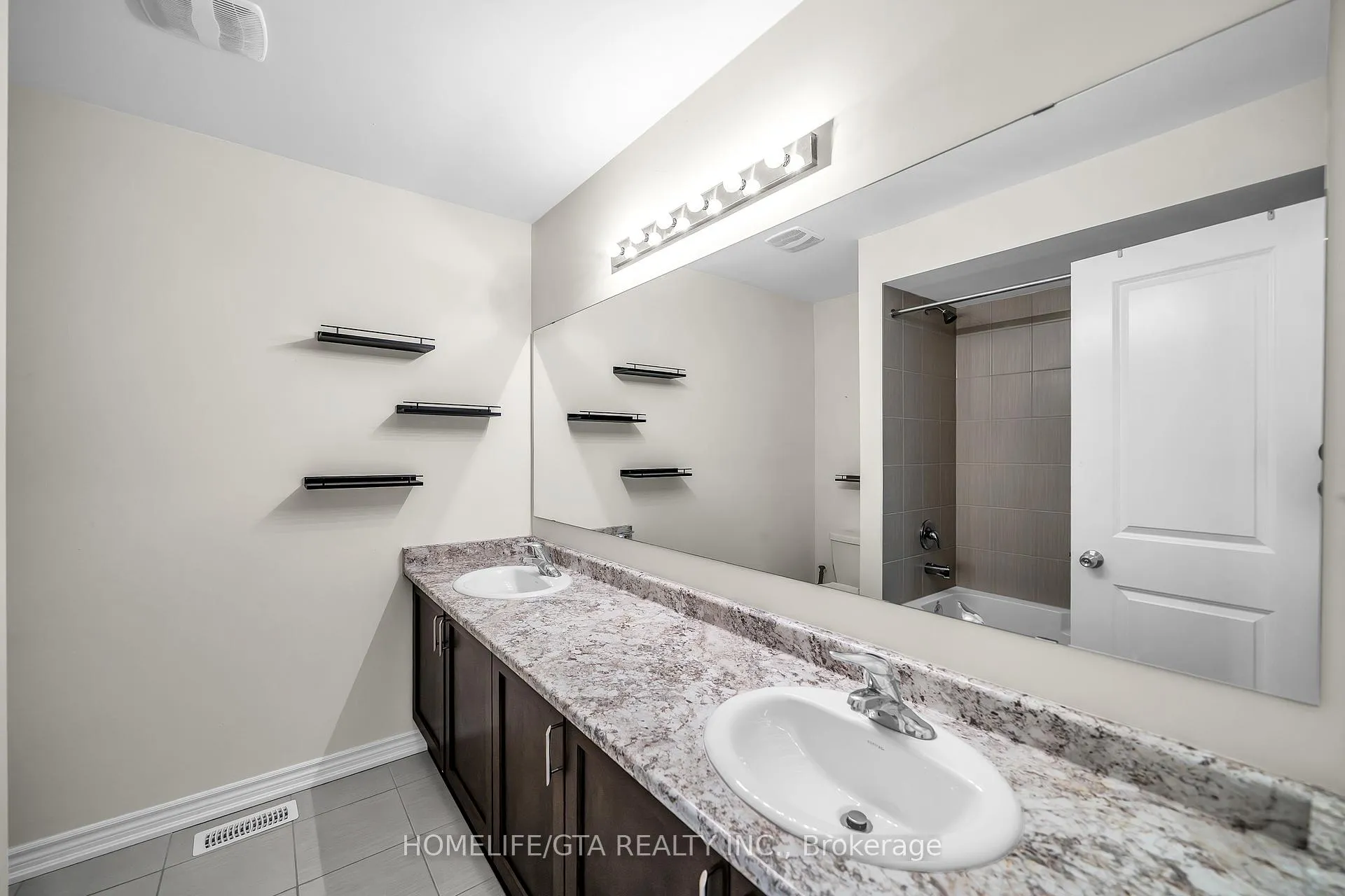 Photo 23 of 1112 Cameo Street, Pickering, Rural Pickering — HOMEH