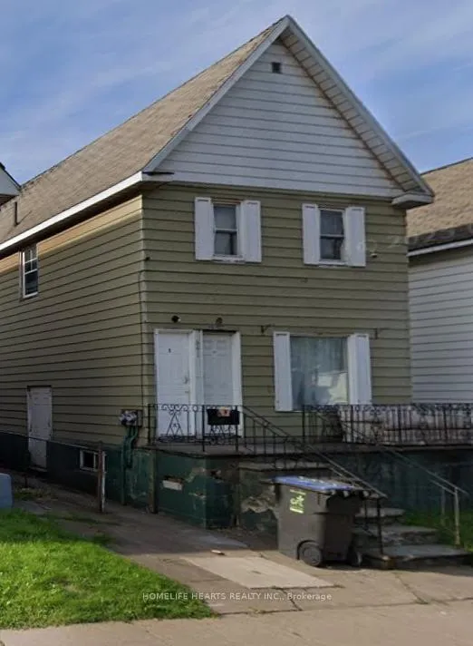 Photo 1 of 641 Queen Street W, Sault Ste Marie — HOMEH