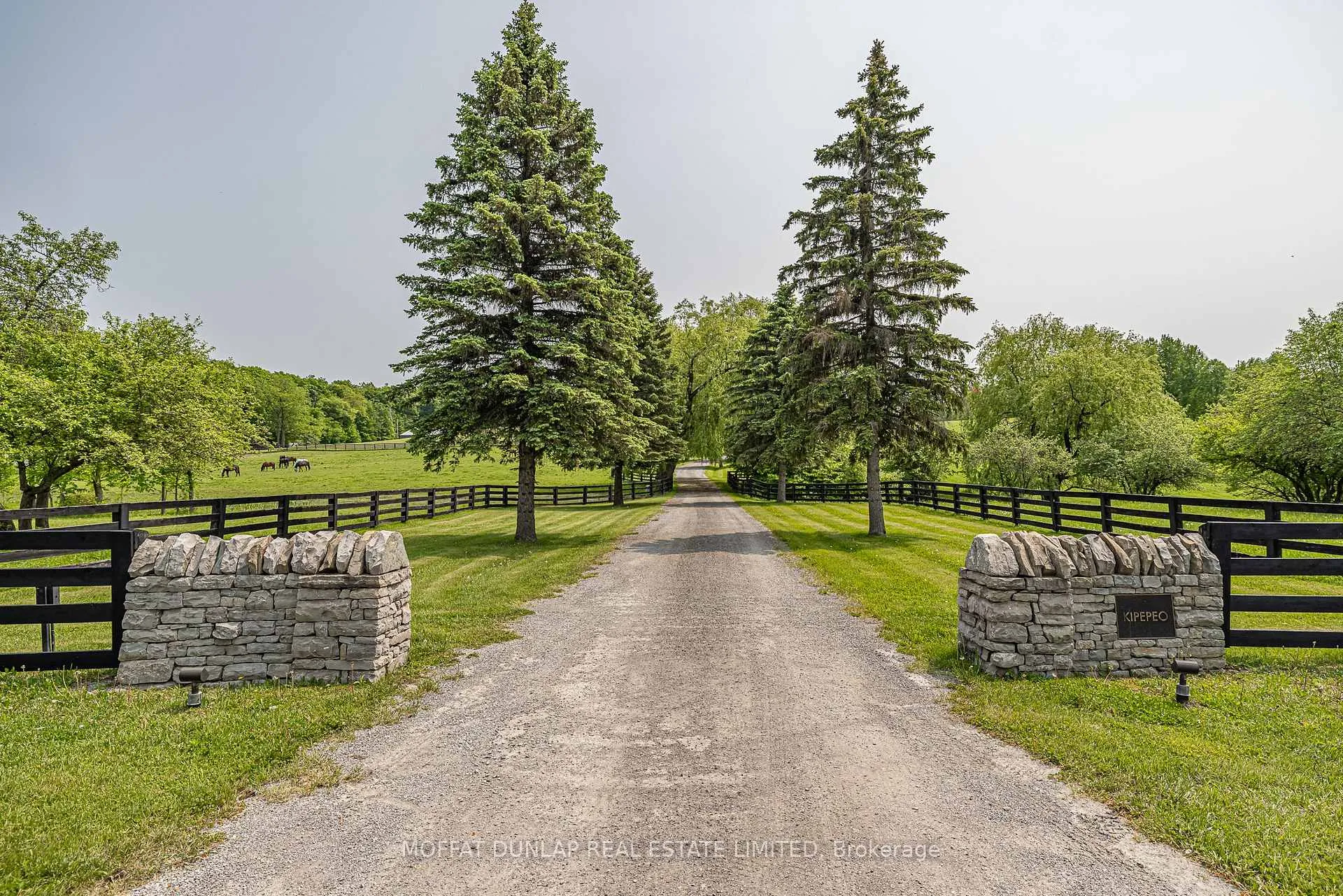 Photo 4 of 2105-2065 19th Side Road, King, Rural King — HOMEH