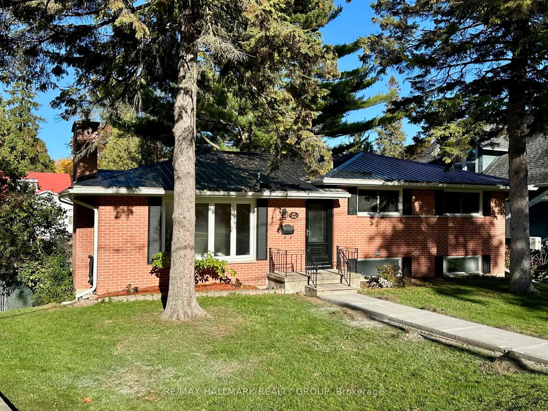 Front of 500 King Street W