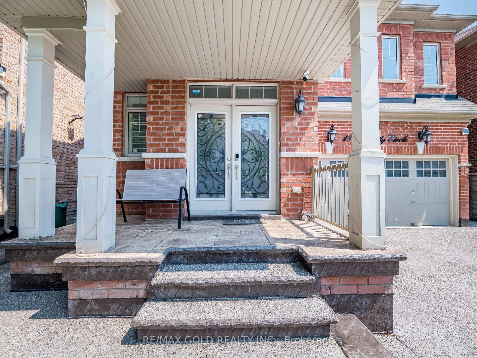 Photo 2 of 18 Divinity Circle, Brampton, Northwest Brampton — HOMEH