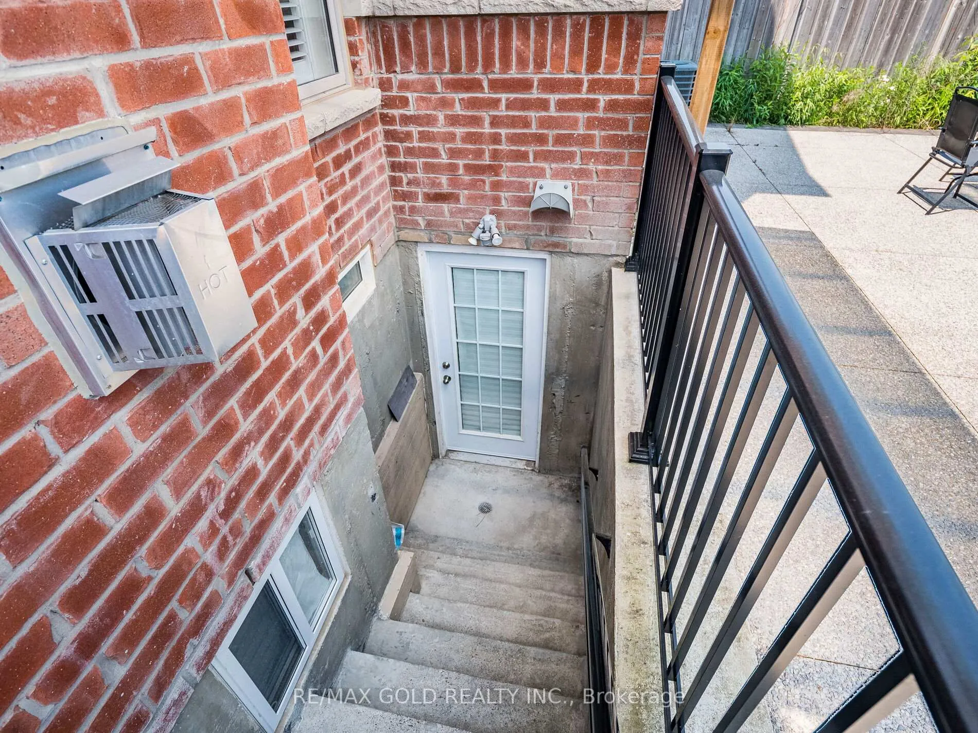 Photo 41 of 18 Divinity Circle, Brampton, Northwest Brampton — HOMEH