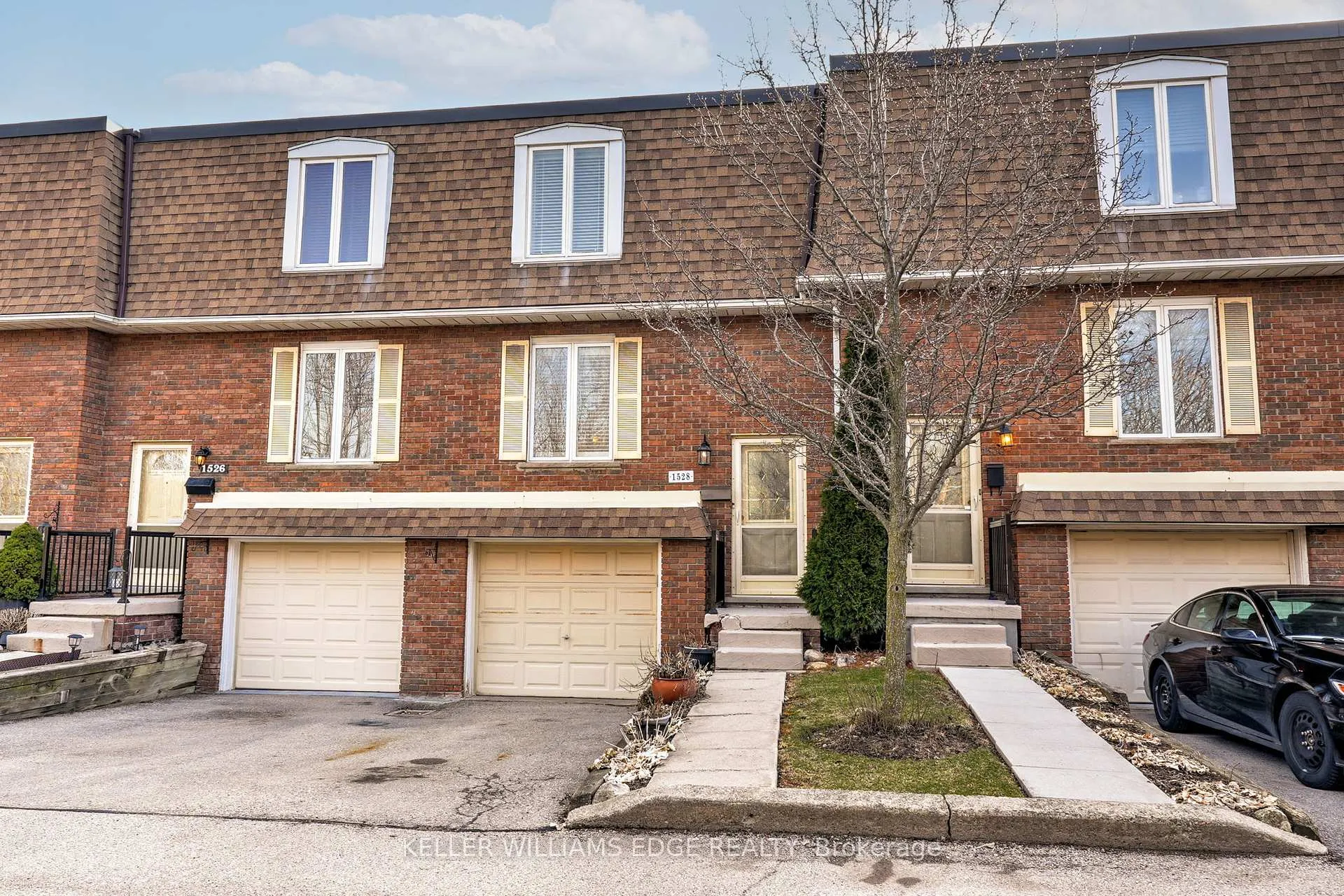 Photo 2 of 1528 Westminster Place, Burlington, Mountainside — HOMEH