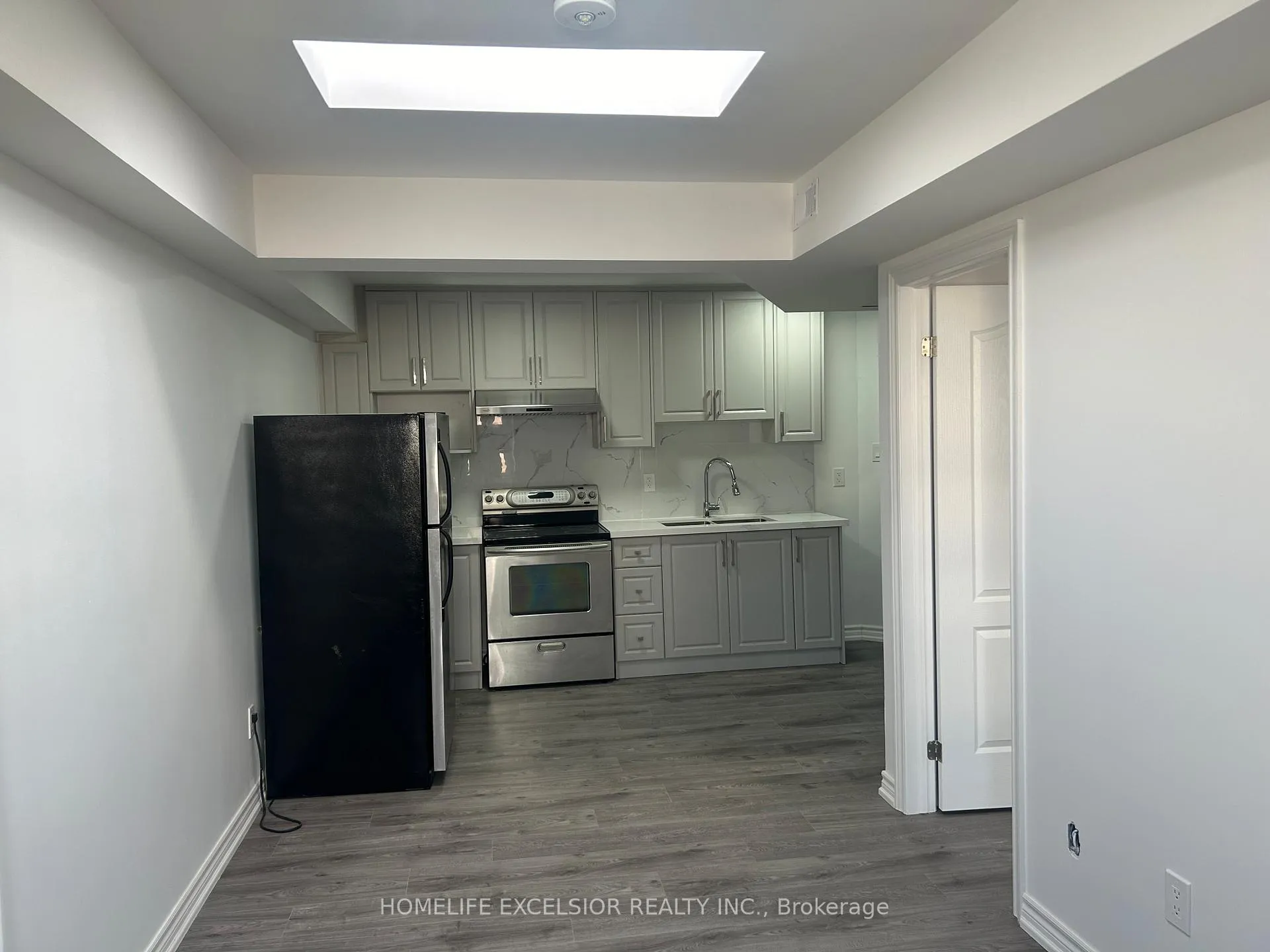Photo 2 of Unit 7, 3 Simcoe Street S, Oshawa, Central — HOMEH