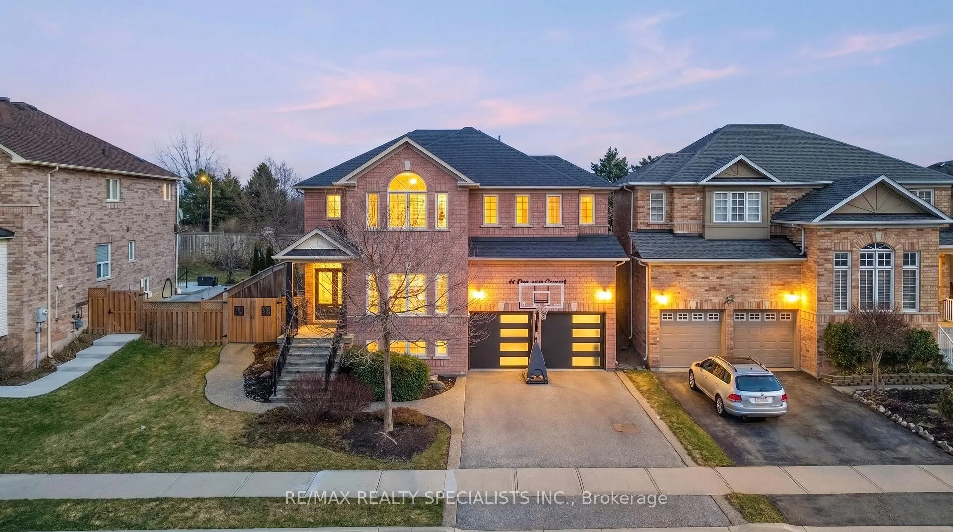 Photo 1 of 44 Dunvegan Crescent, Brampton, Fletcher's Meadow — HOMEH