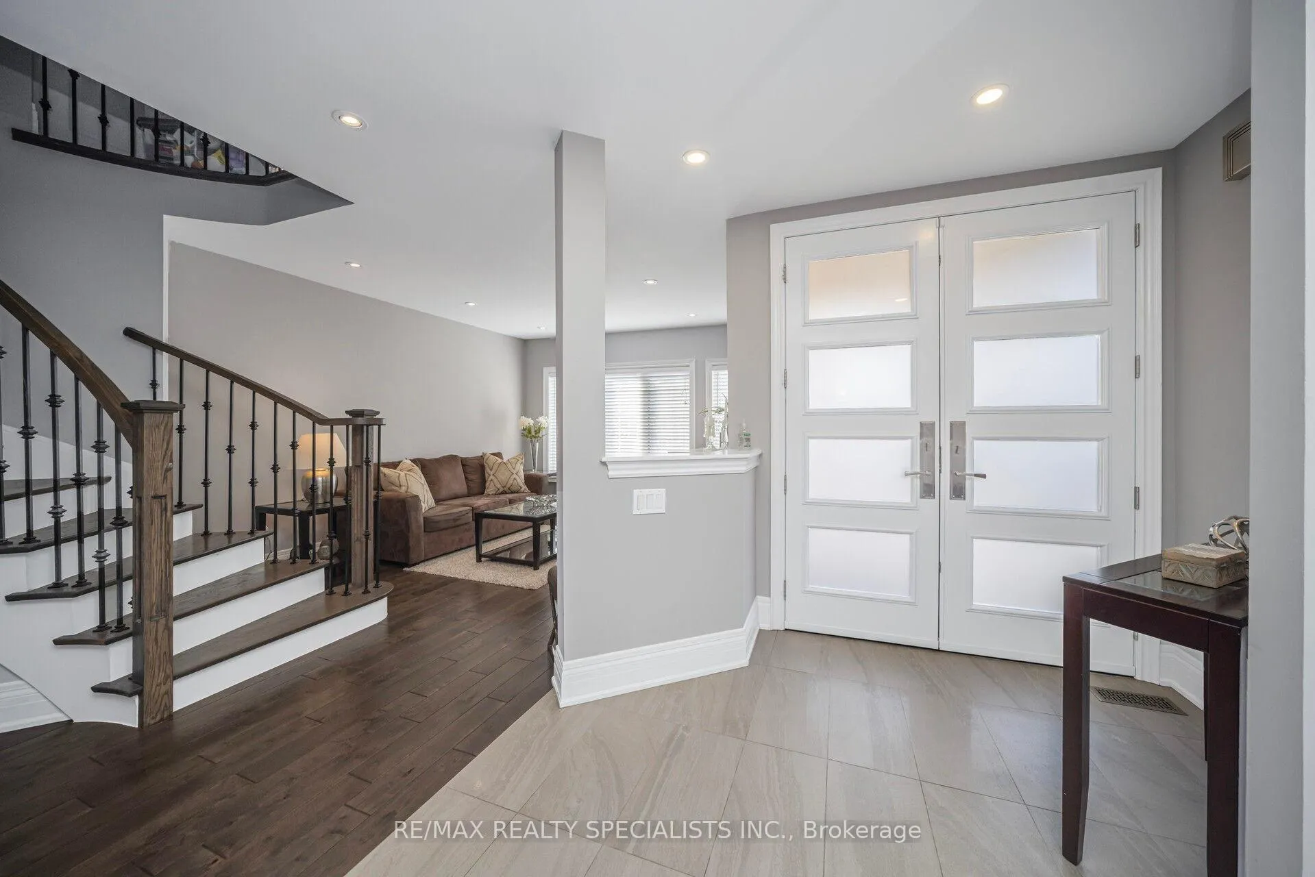 Photo 6 of 44 Dunvegan Crescent, Brampton, Fletcher's Meadow — HOMEH