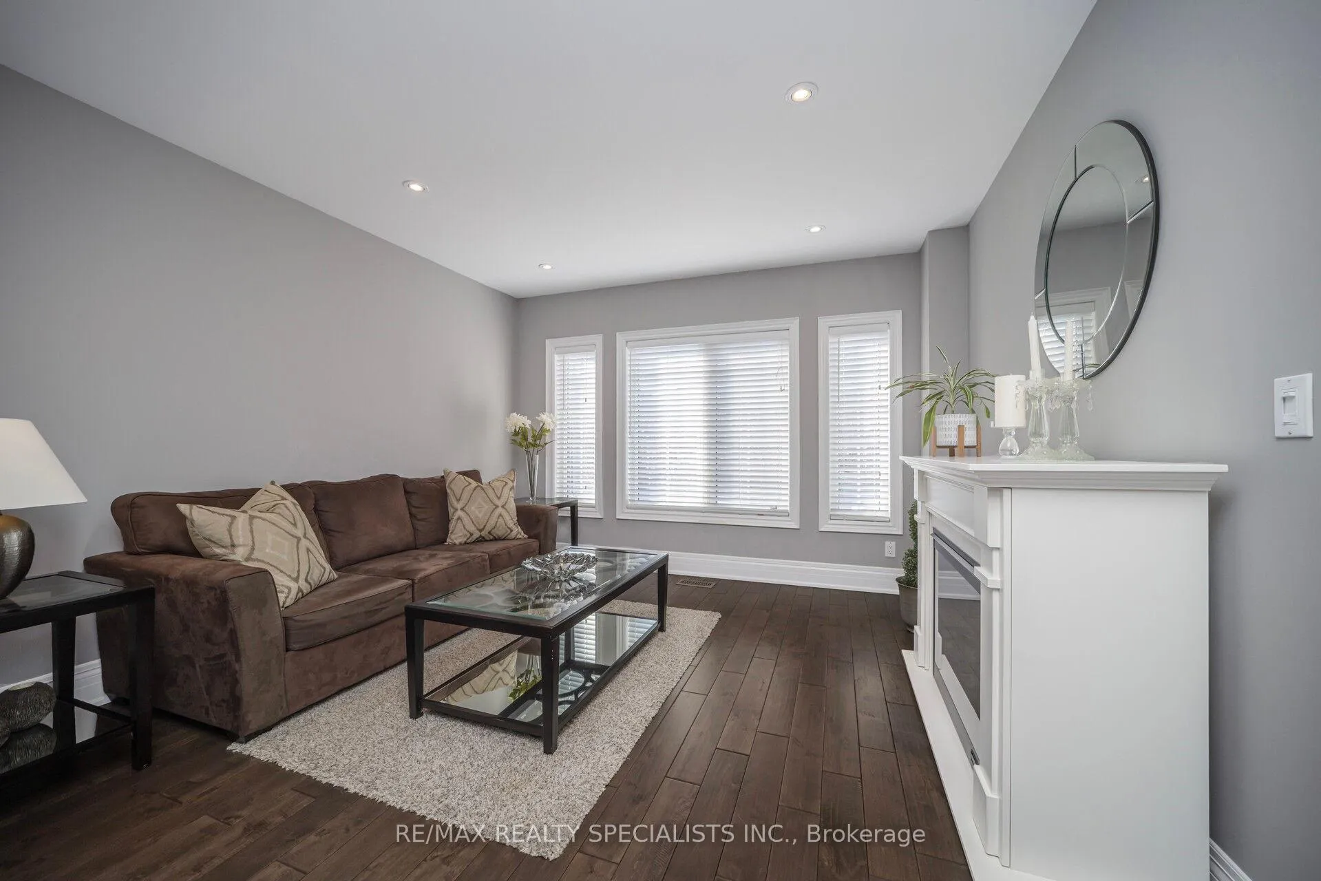 Photo 7 of 44 Dunvegan Crescent, Brampton, Fletcher's Meadow — HOMEH