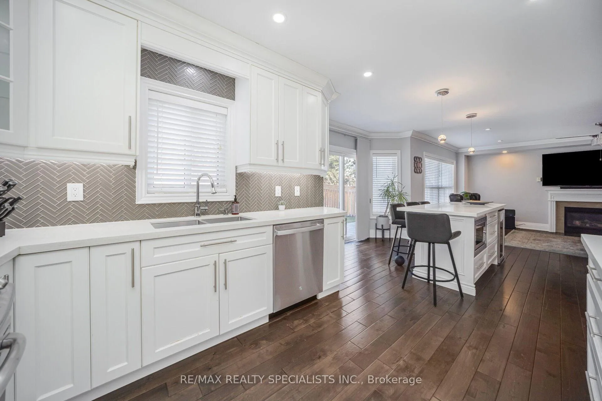 Photo 18 of 44 Dunvegan Crescent, Brampton, Fletcher's Meadow — HOMEH