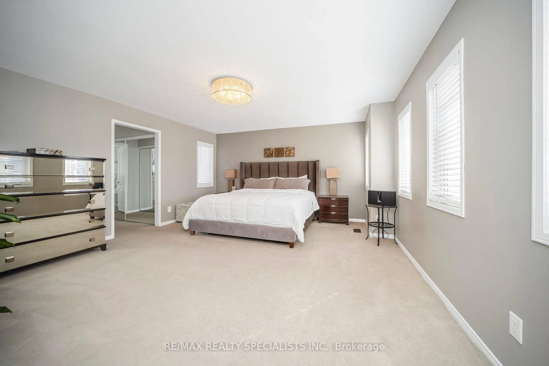 Photo 28 of 44 Dunvegan Crescent, Brampton, Fletcher's Meadow — HOMEH