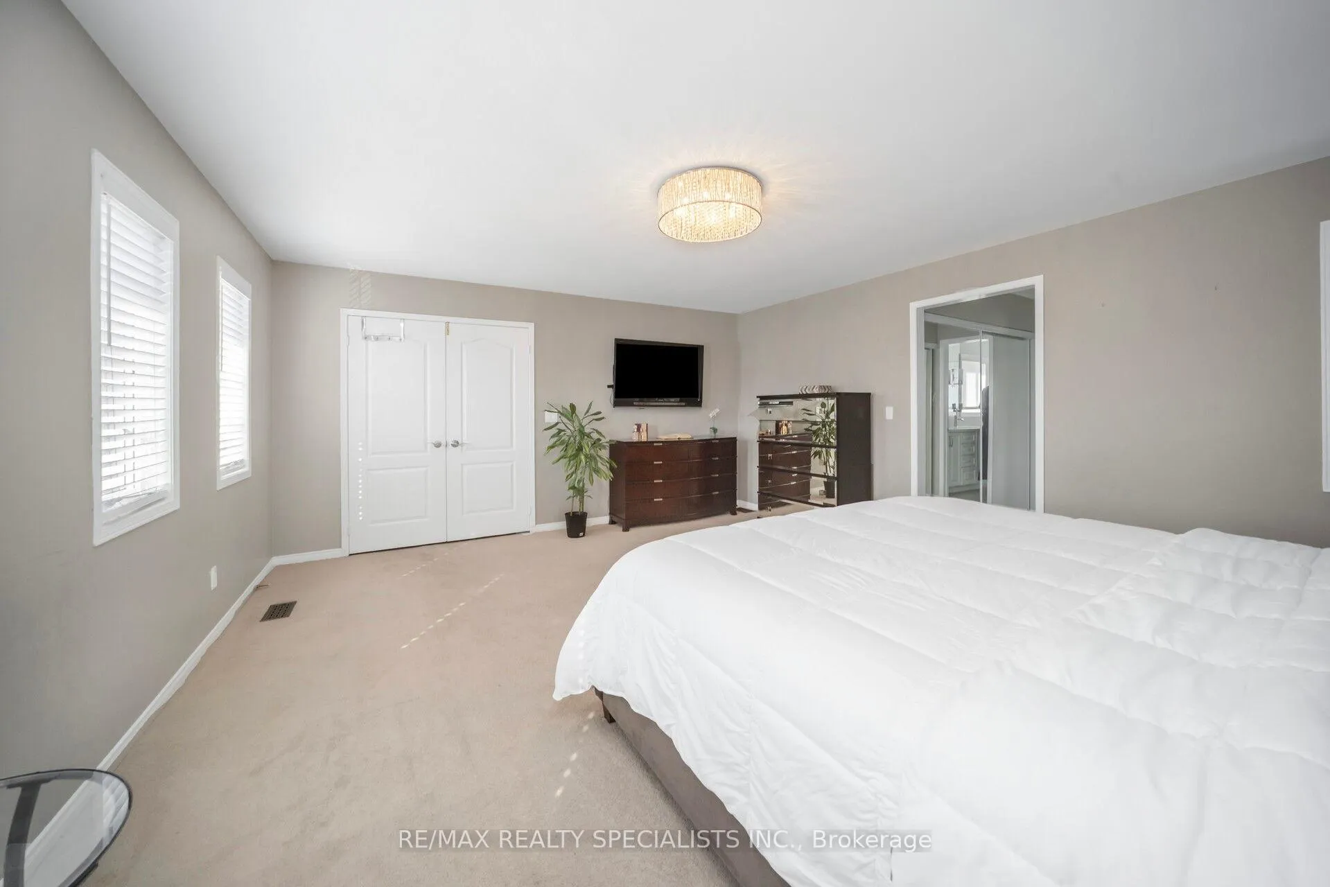 Photo 30 of 44 Dunvegan Crescent, Brampton, Fletcher's Meadow — HOMEH