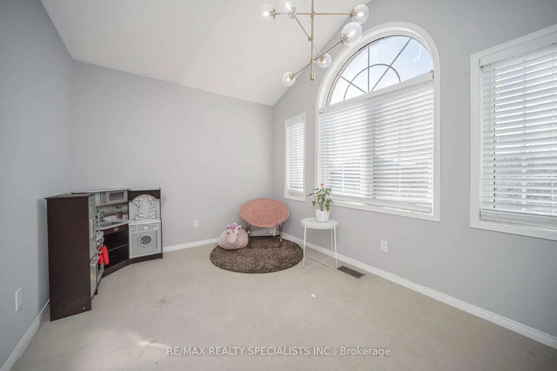 Photo 36 of 44 Dunvegan Crescent, Brampton, Fletcher's Meadow — HOMEH