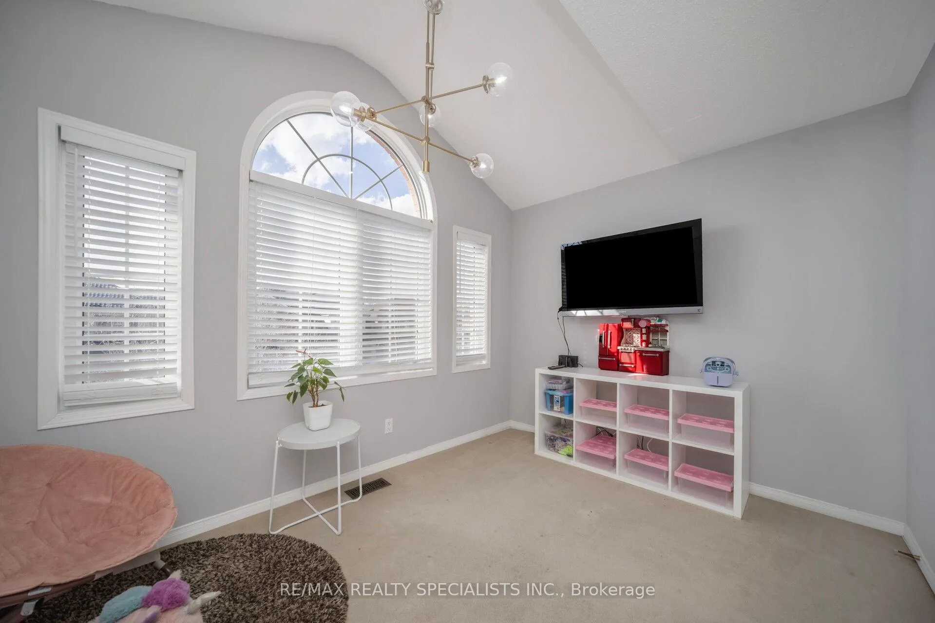 Photo 37 of 44 Dunvegan Crescent, Brampton, Fletcher's Meadow — HOMEH