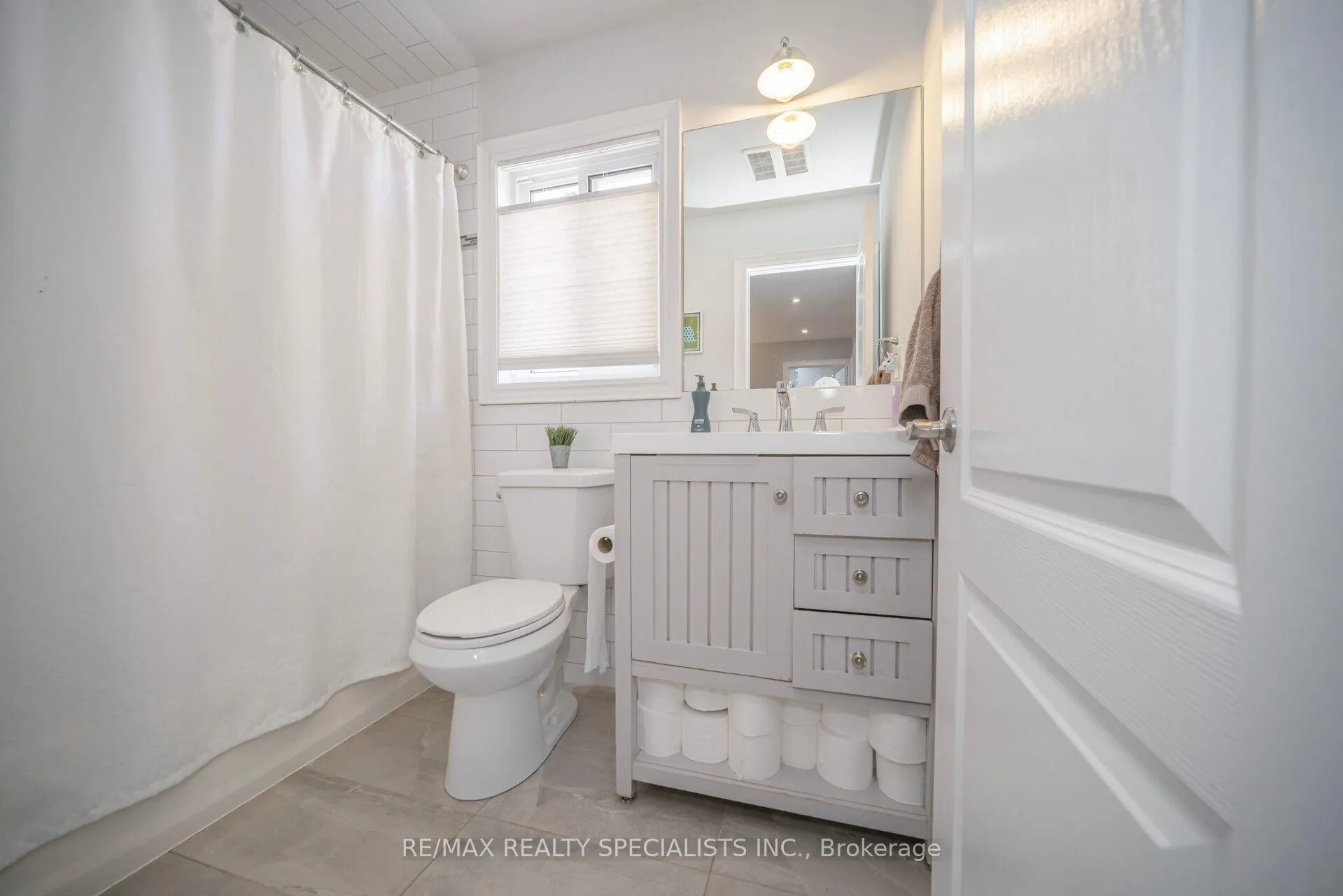 Photo 43 of 44 Dunvegan Crescent, Brampton, Fletcher's Meadow — HOMEH