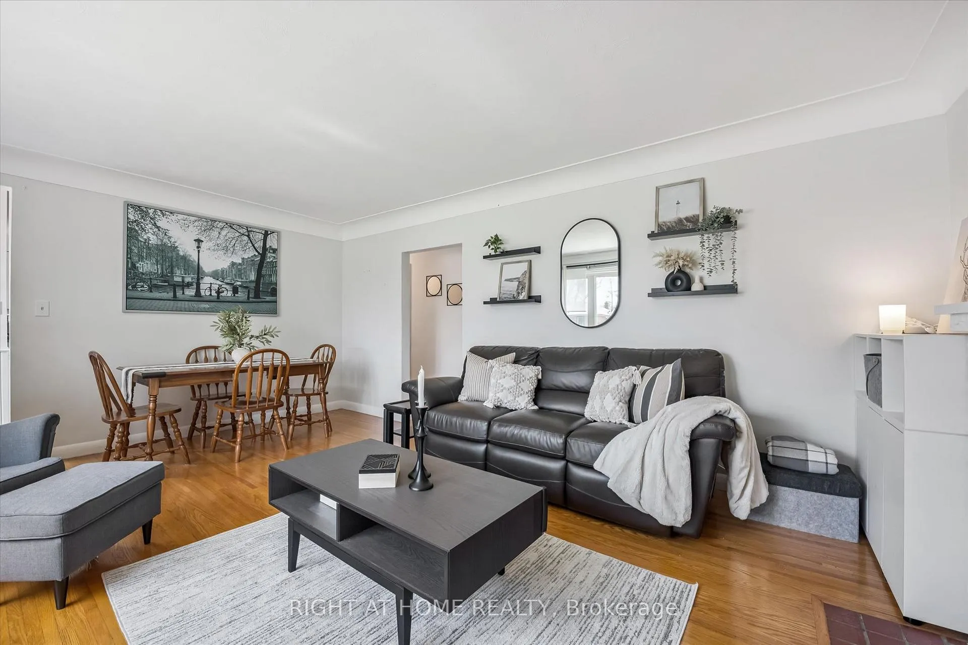 Photo 7 of 1275 Royal Drive, Burlington, Mountainside — HOMEH