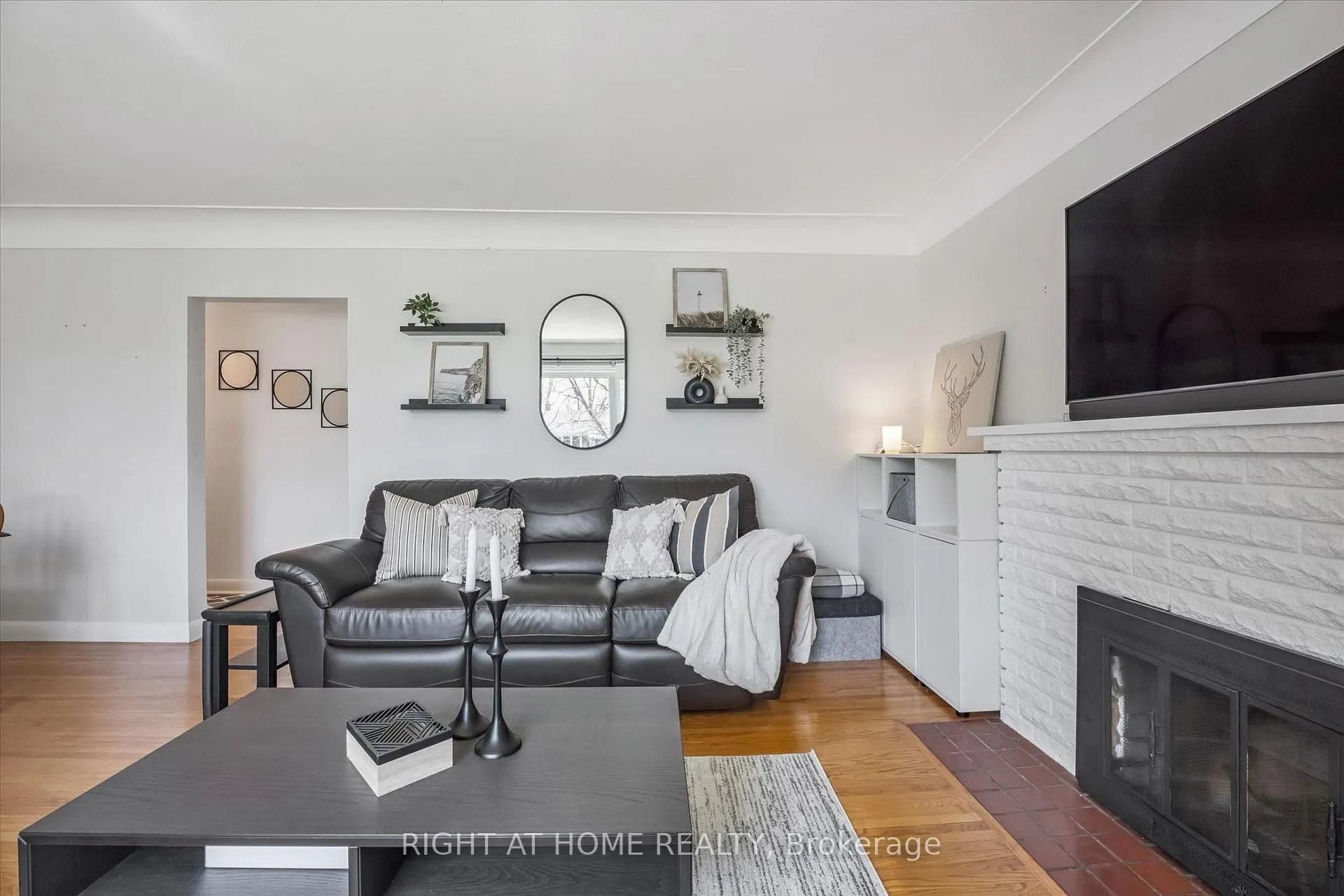 Photo 9 of 1275 Royal Drive, Burlington, Mountainside — HOMEH