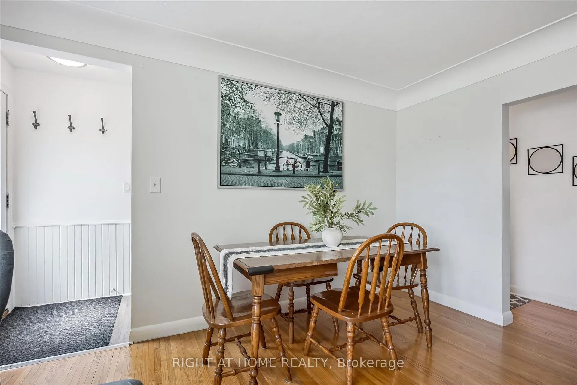 Photo 10 of 1275 Royal Drive, Burlington, Mountainside — HOMEH