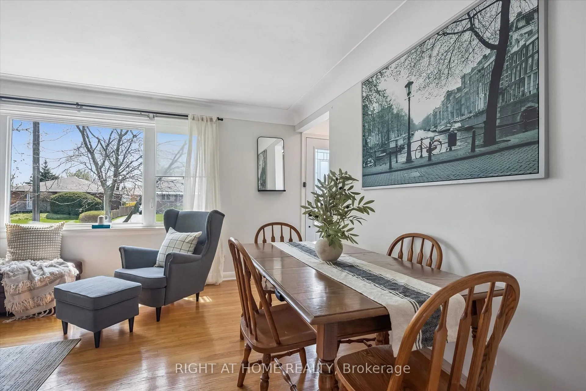 Photo 12 of 1275 Royal Drive, Burlington, Mountainside — HOMEH
