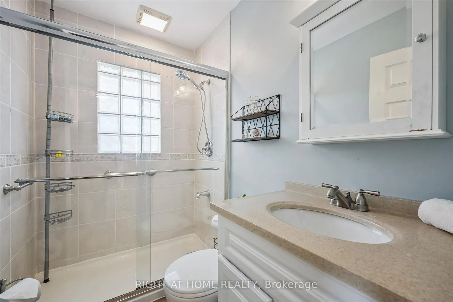 Photo 24 of 1275 Royal Drive, Burlington, Mountainside — HOMEH