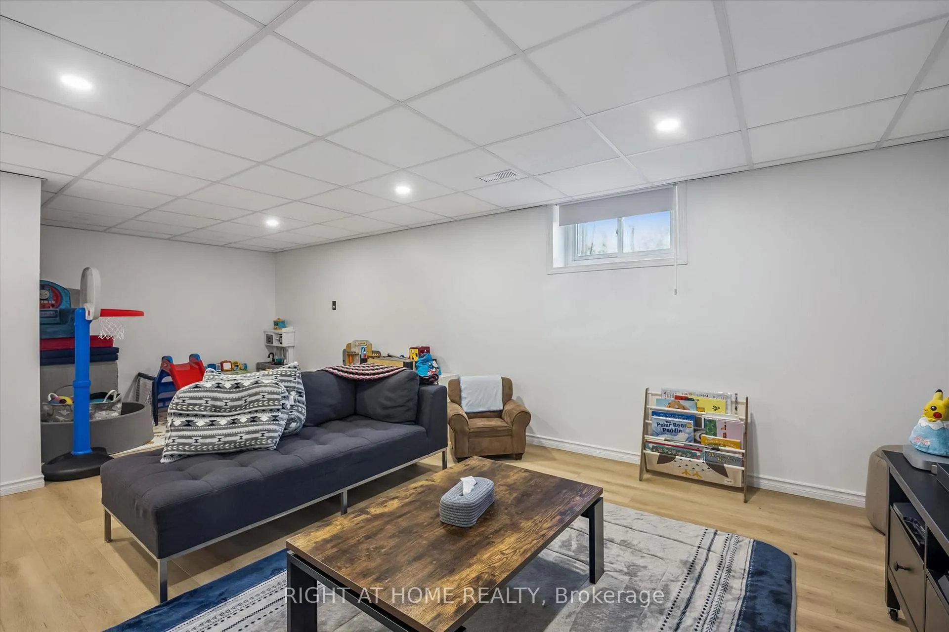 Photo 29 of 1275 Royal Drive, Burlington, Mountainside — HOMEH