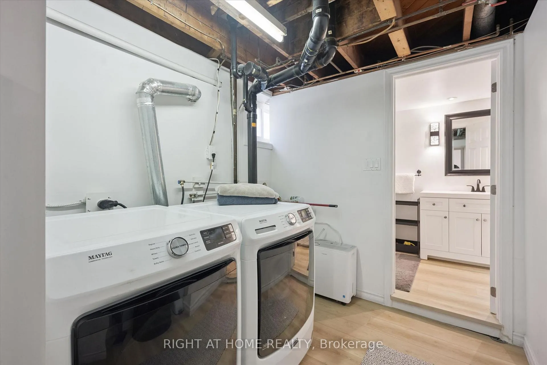 Photo 33 of 1275 Royal Drive, Burlington, Mountainside — HOMEH
