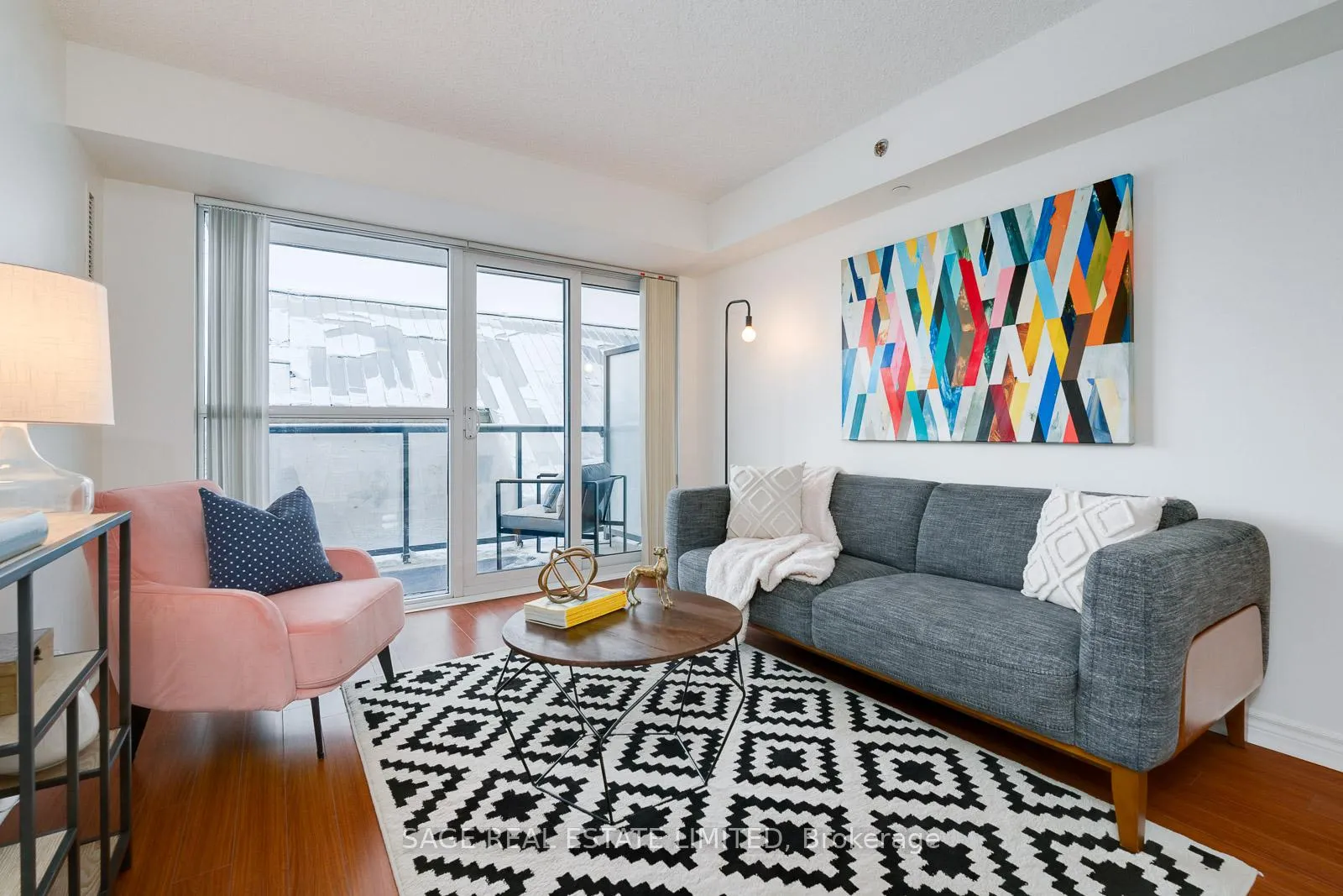 Photo 4 of Unit 311, 35 Saranac Boulevard, Toronto, Englemount-Lawrence — HOMEH