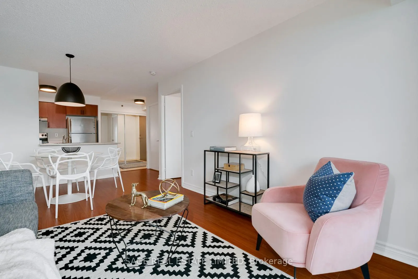 Photo 6 of Unit 311, 35 Saranac Boulevard, Toronto, Englemount-Lawrence — HOMEH