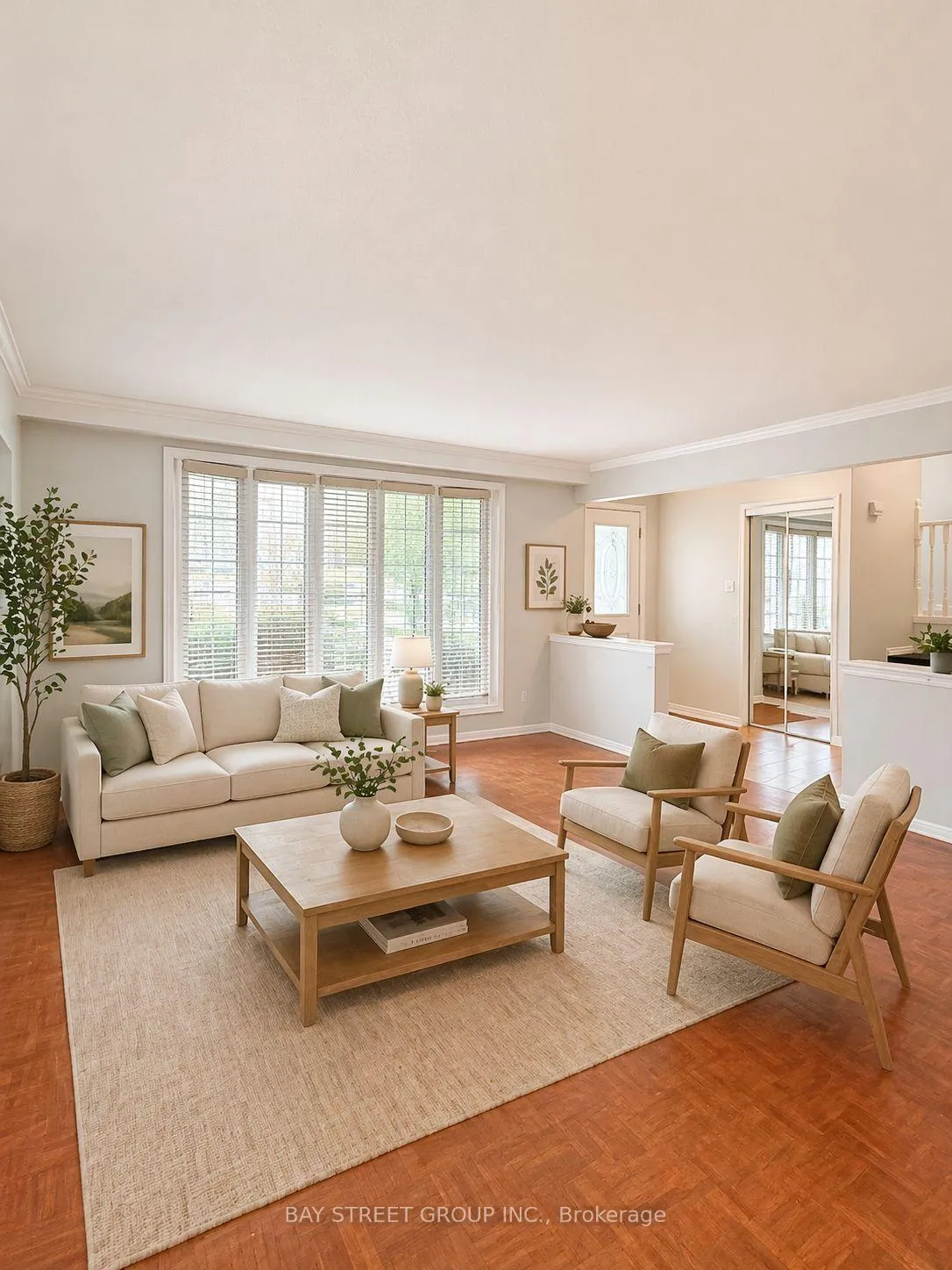 Photo 4 of 526 Chamberlain Road, Burlington, Shoreacres — HOMEH