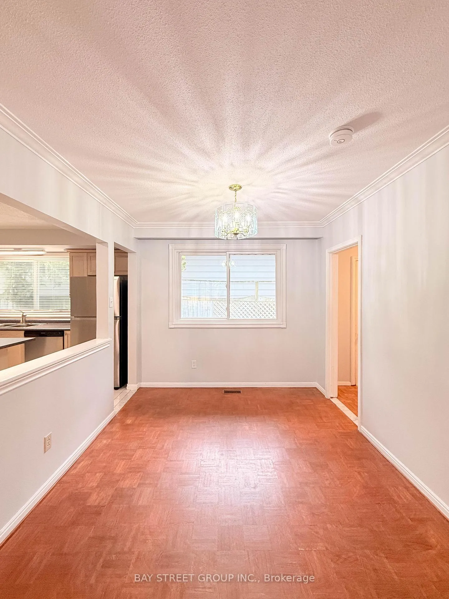 Photo 11 of 526 Chamberlain Road, Burlington, Shoreacres — HOMEH