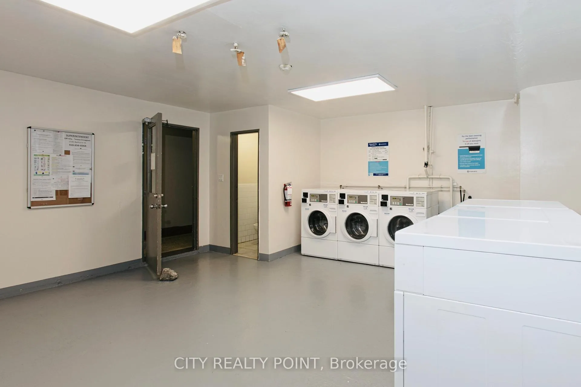 Photo 11 of Unit 404, 1545 Bathurst Street, Toronto, Forest Hill South — HOMEH