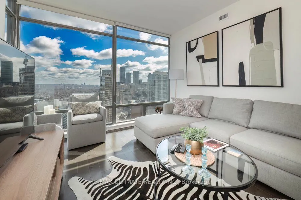 Front of Unit 2607, 18 Yorkville Avenue
