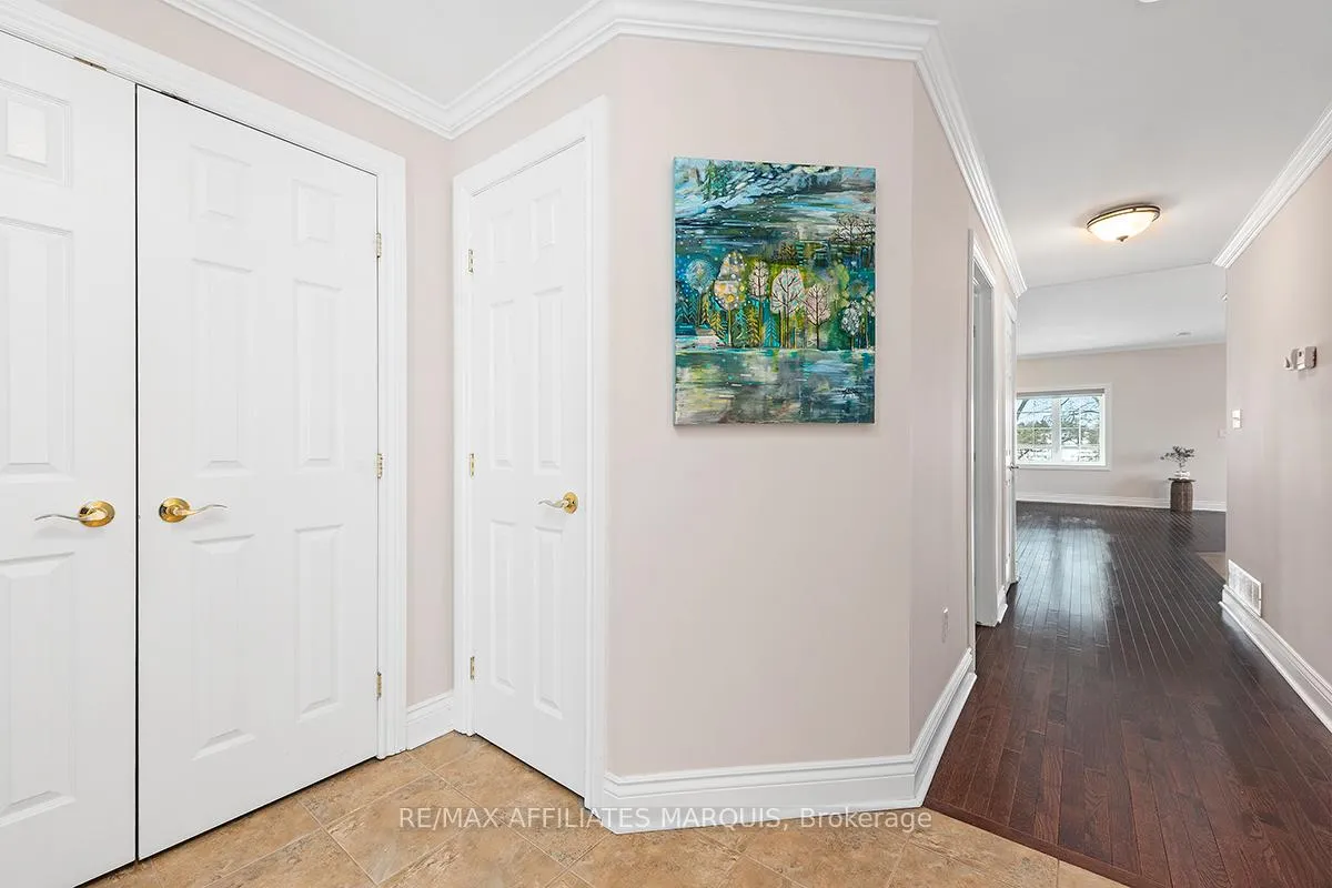 Photo 8 of Unit Unit 4, 98 Queen Street, Smiths Falls — HOMEH