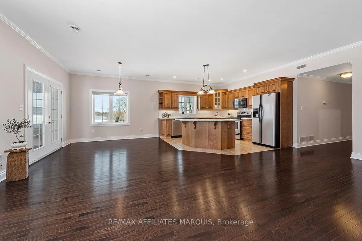 Photo 12 of Unit Unit 4, 98 Queen Street, Smiths Falls — HOMEH