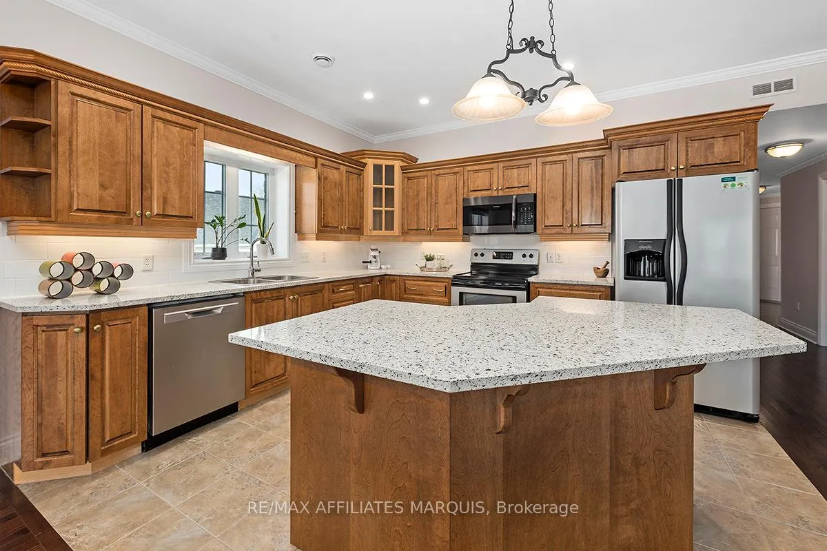 Photo 16 of Unit Unit 4, 98 Queen Street, Smiths Falls — HOMEH