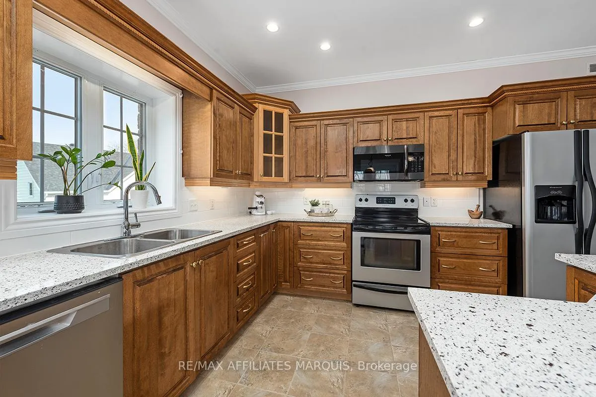 Photo 18 of Unit Unit 4, 98 Queen Street, Smiths Falls — HOMEH