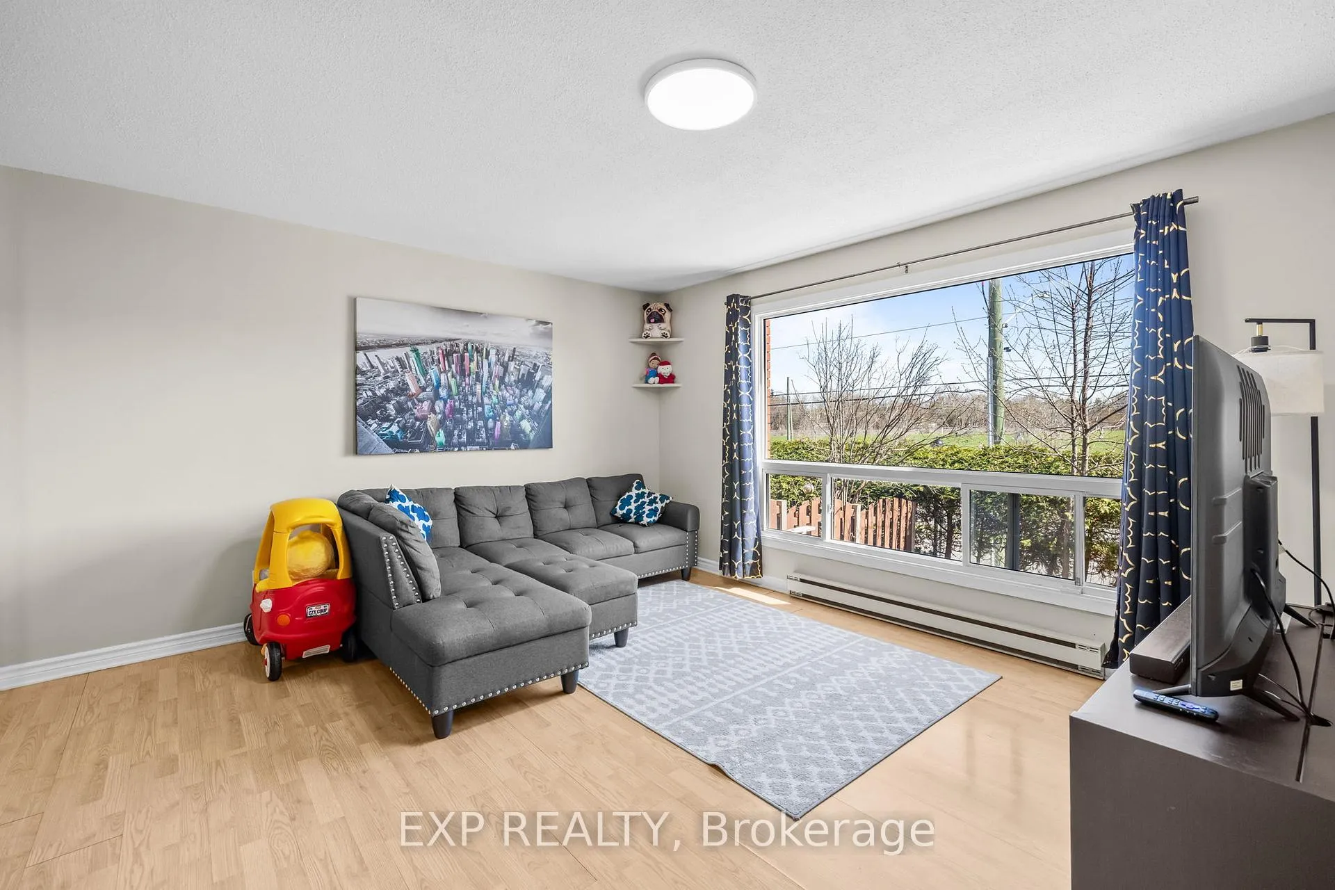Photo 5 of Unit I, 5 Banner Road, Ottawa, Sheahan Estates/Trend Village — HOMEH