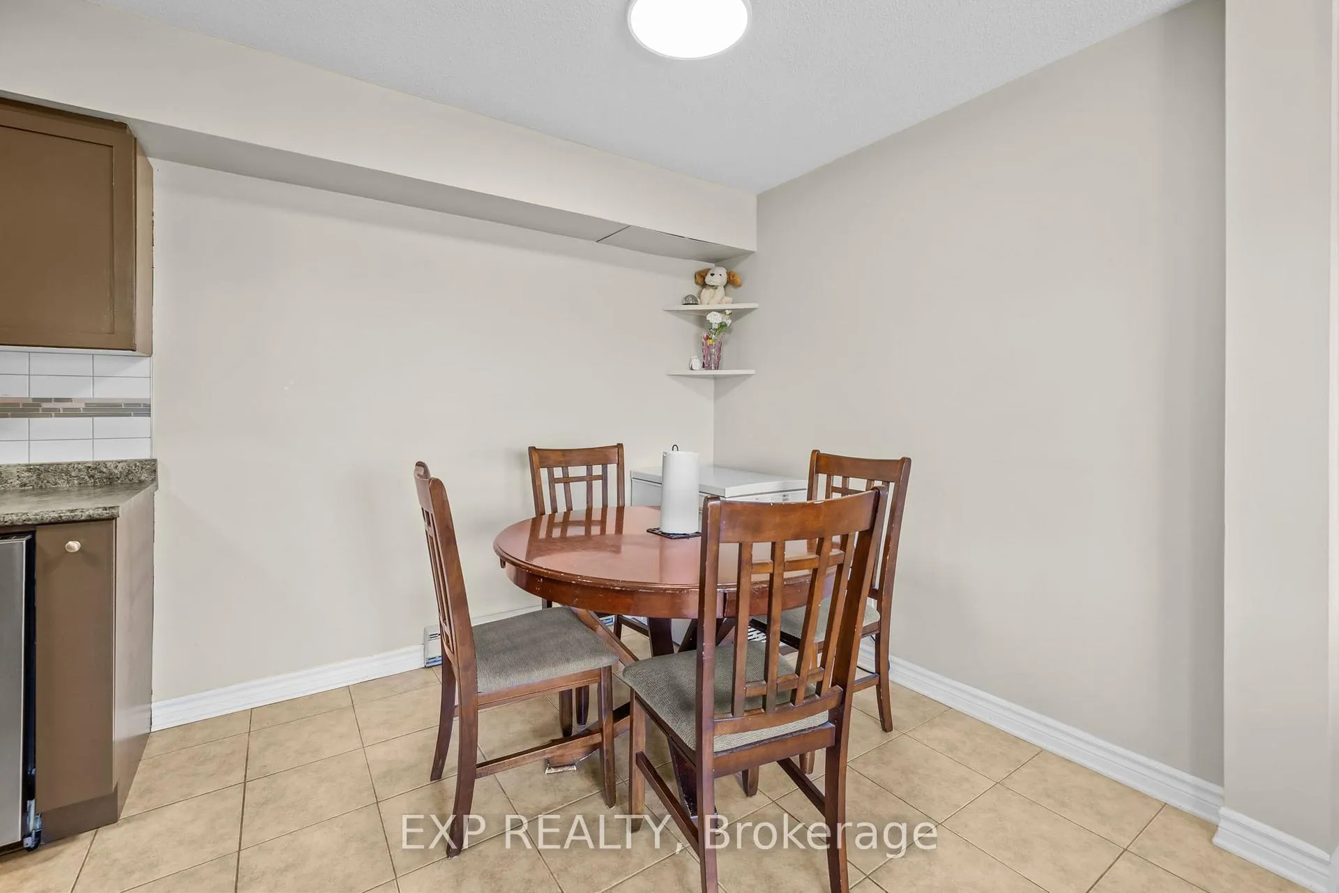 Photo 8 of Unit I, 5 Banner Road, Ottawa, Sheahan Estates/Trend Village — HOMEH