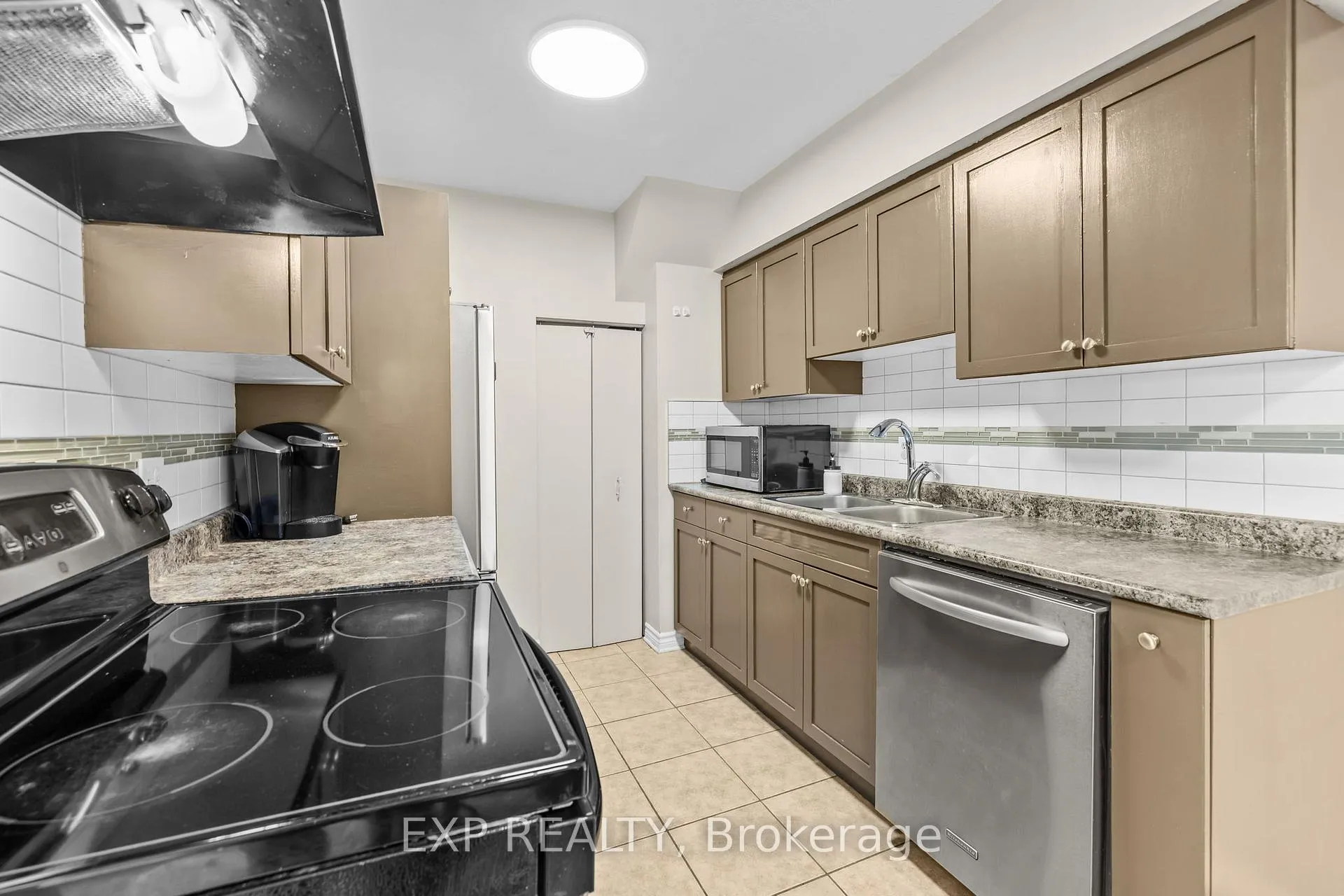 Photo 9 of Unit I, 5 Banner Road, Ottawa, Sheahan Estates/Trend Village — HOMEH
